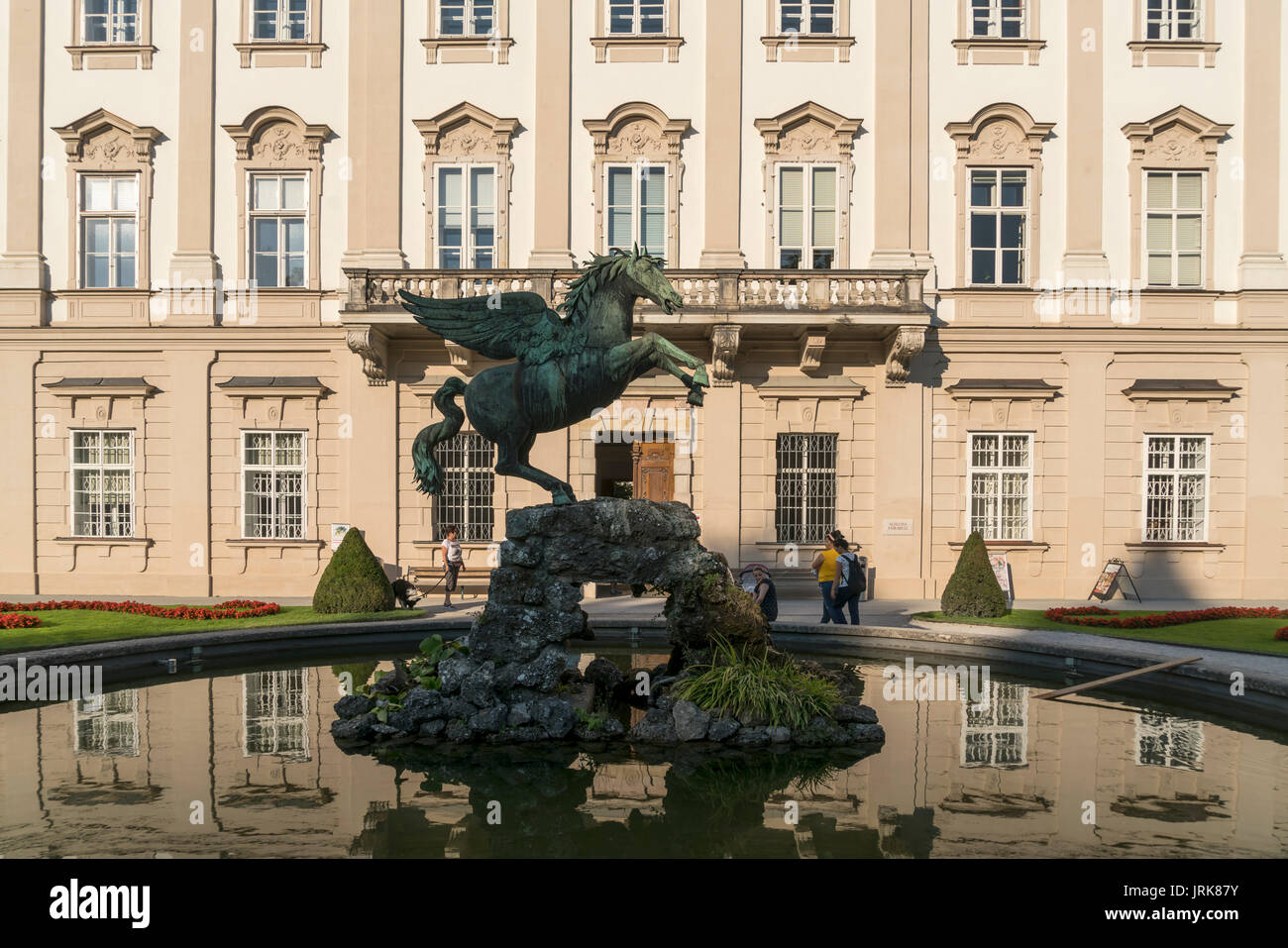 Pegasusbrunnen und Schloss Mirabell, Österreich | Pegasus Fontana al palazzo di Mirabell a Salisburgo, Austria Foto Stock