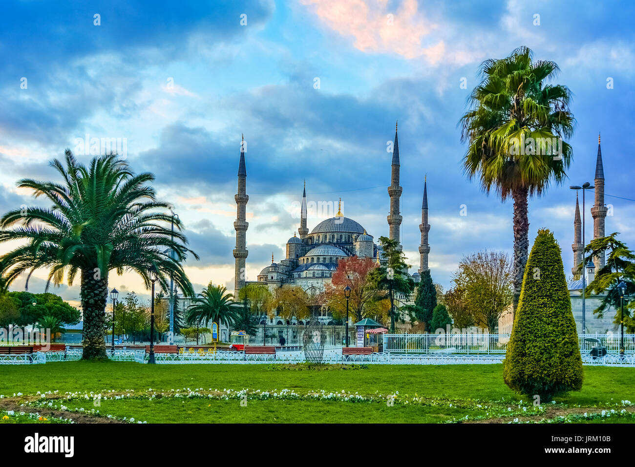 Sultan Ahmed moschea si trova nella città di Istambul. Fu costruita durante il ruel di ahmed i. è populary conosciuta come la moschea blu,istanbul, cons Foto Stock