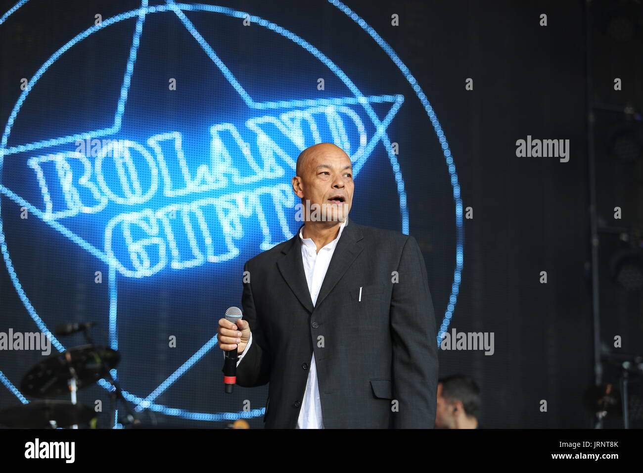 A Siddington, Cheshire, Regno Unito. 5 agosto 2017. Ex belle giovani cannibali cantante Roland dono si esibisce dal vivo a nord di riavvolgimento Festival presso Capesthorne Hall vicino a Macclesfield. Credito: Simon Newbury/Alamy Live News Foto Stock