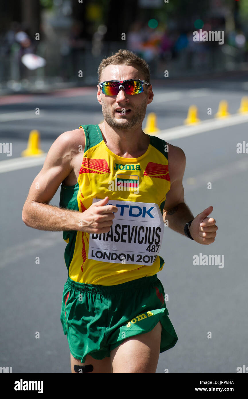 Londra, Regno Unito. 6 agosto 2017. Ignas Brasevicius (Lituania) presso la IAAF mondiale di atletica Uomini Maratona gara Credito: Phil Swallow Fotografia/Alamy Live News Foto Stock