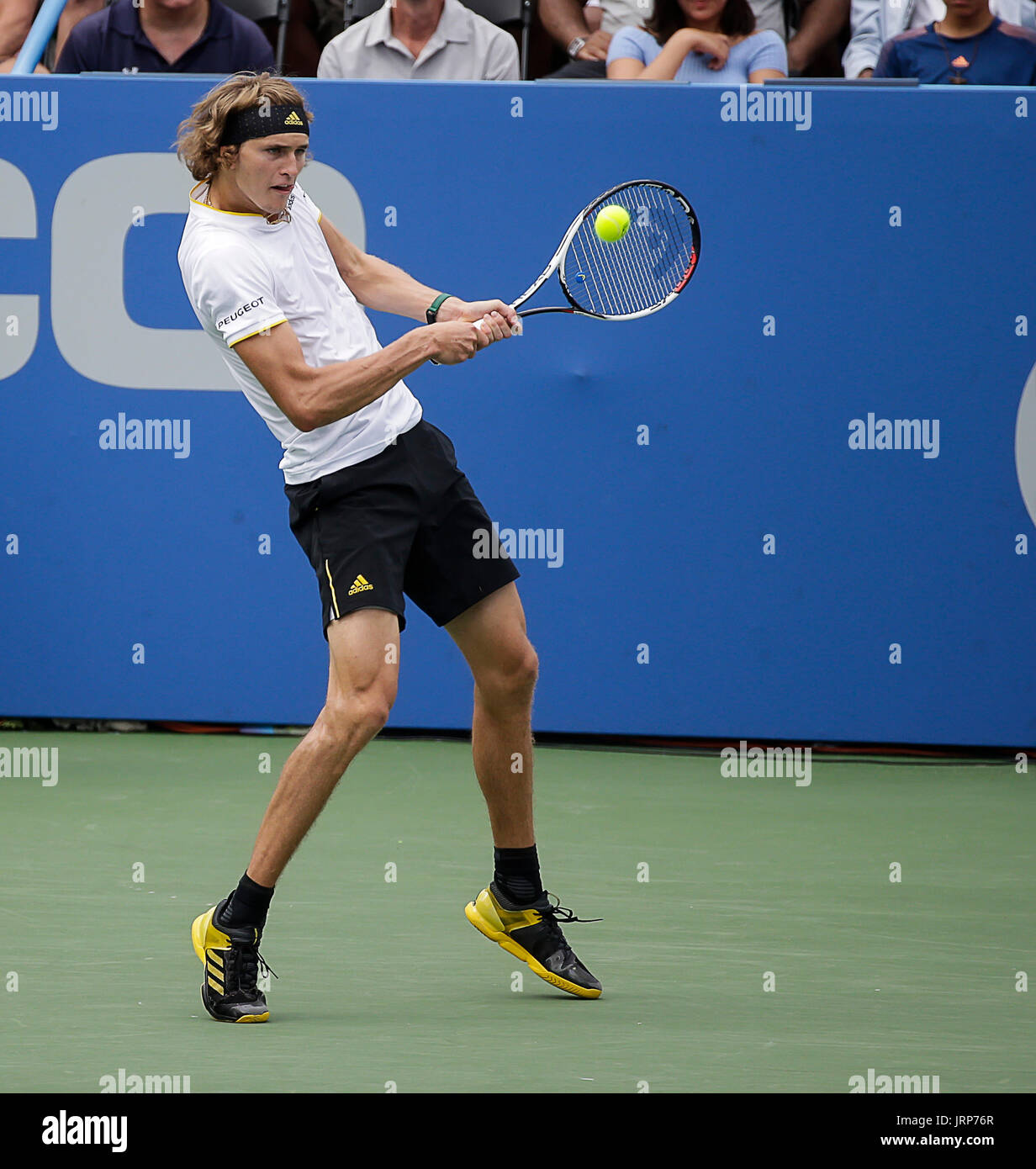 Washington DC, Stati Uniti d'America. 06 Ago, 2017. Alexander Zverev (GER)  prende il rovescio girato durante la partita finale al 2017 Citi Open Tennis  Tournament essendo suonato al Rock Creek Park Tennis