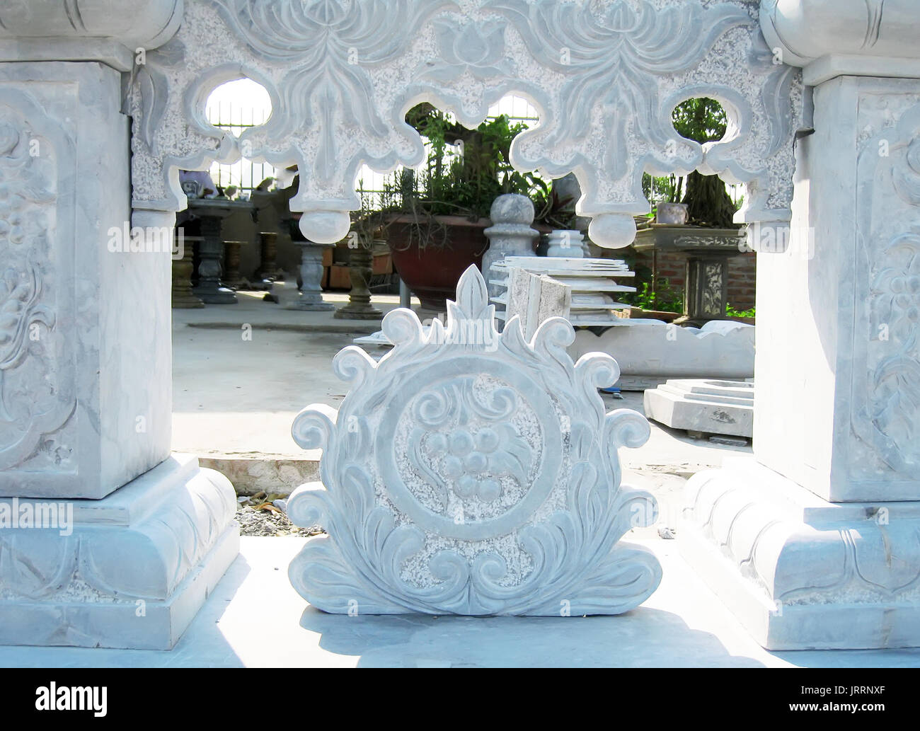 Anello di pietra, scultura in pietra prodotti. Questa è la famosa scultura in pietra villaggio in Vietnam. Foto Stock