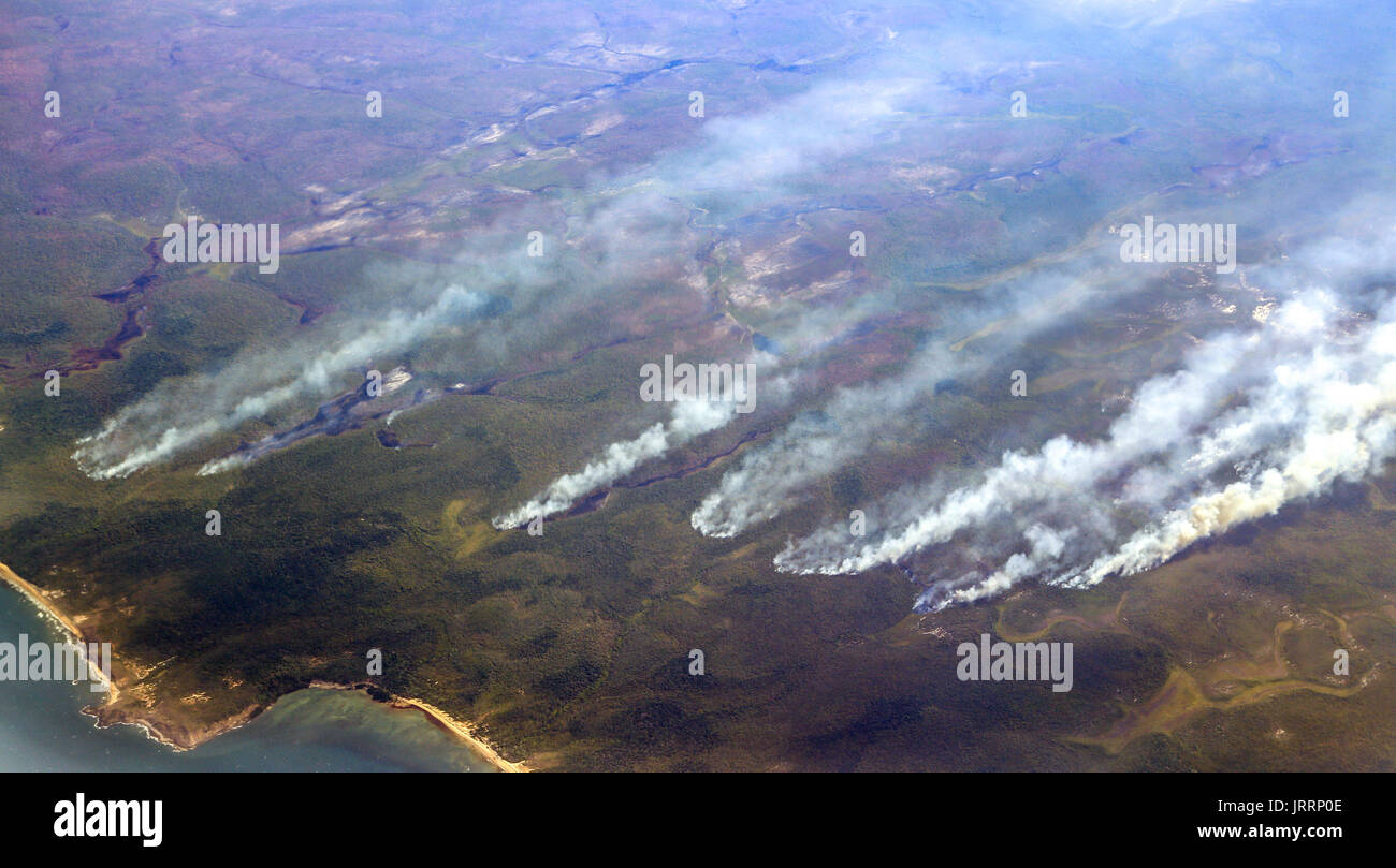 Boccola stagionali fuochi bruciare tutta Cape York Peninsula Foto Stock
