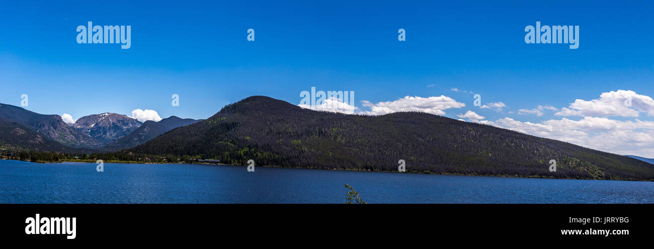 Il Grand Lake Colorado è il più grande e il più profondo lago naturale. Il Grand Lake è stato chiamato Spirit Lake dall'Ute tribù perché riteneva che il lago freddo wat Foto Stock