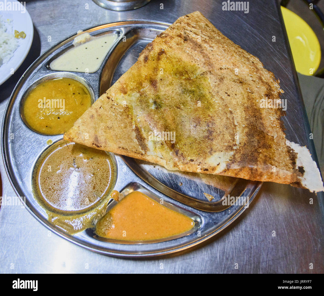 Masala dosa, uno dei migliori prodotti alimentari del sud della cucina indiana, Malesia Malacca Foto Stock