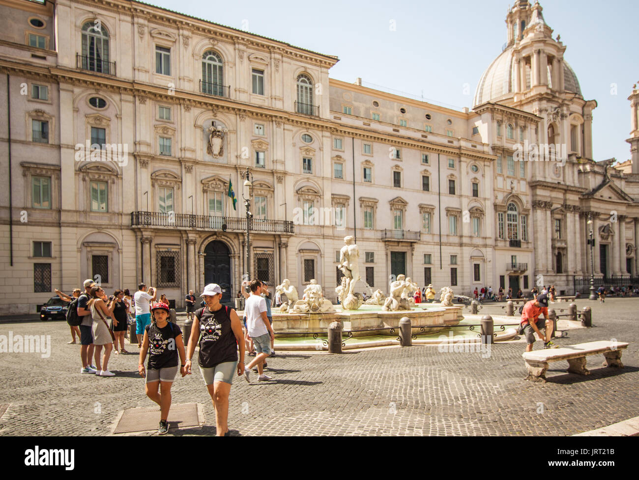 Touristes in Piazza Navona, Roma, Lazio, l'Italia, Europa Foto Stock