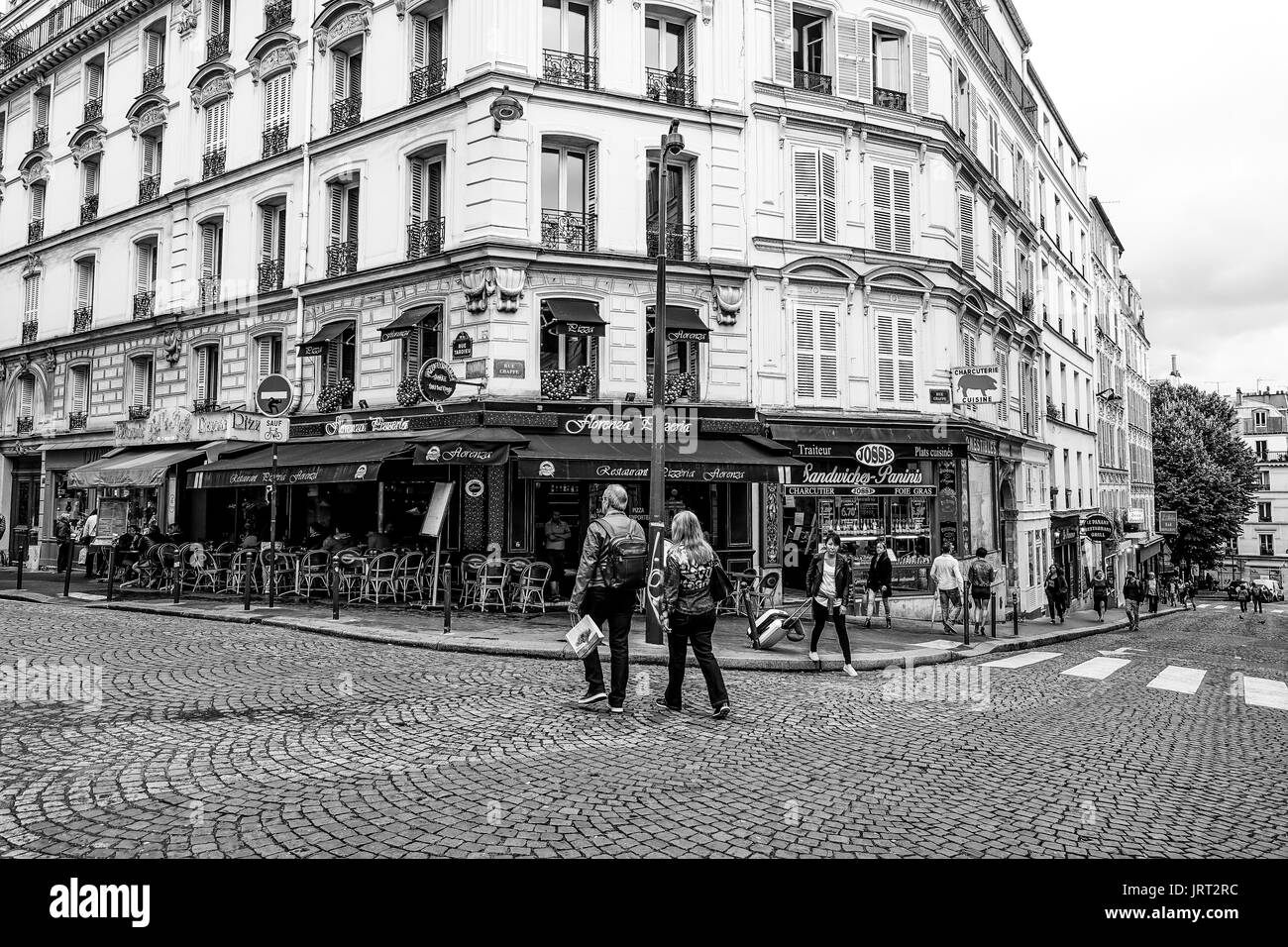 Splendido angolo di strada a Parigi - vista tipica - parigi / Francia - 24 settembre 2017 Foto Stock