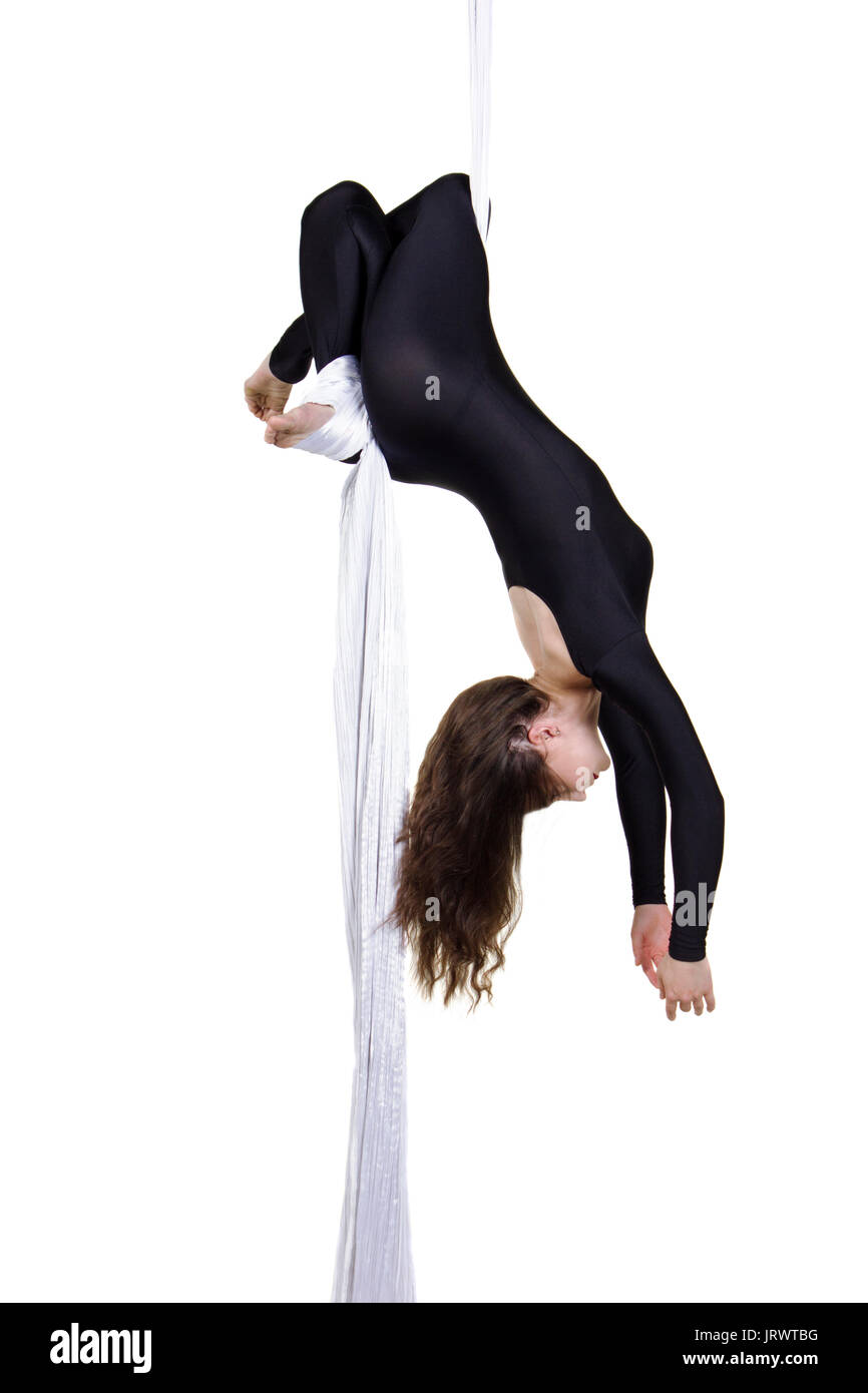 Pretty Woman - trapezista facendo acrobatici volteggi su sete dell'antenna Foto Stock