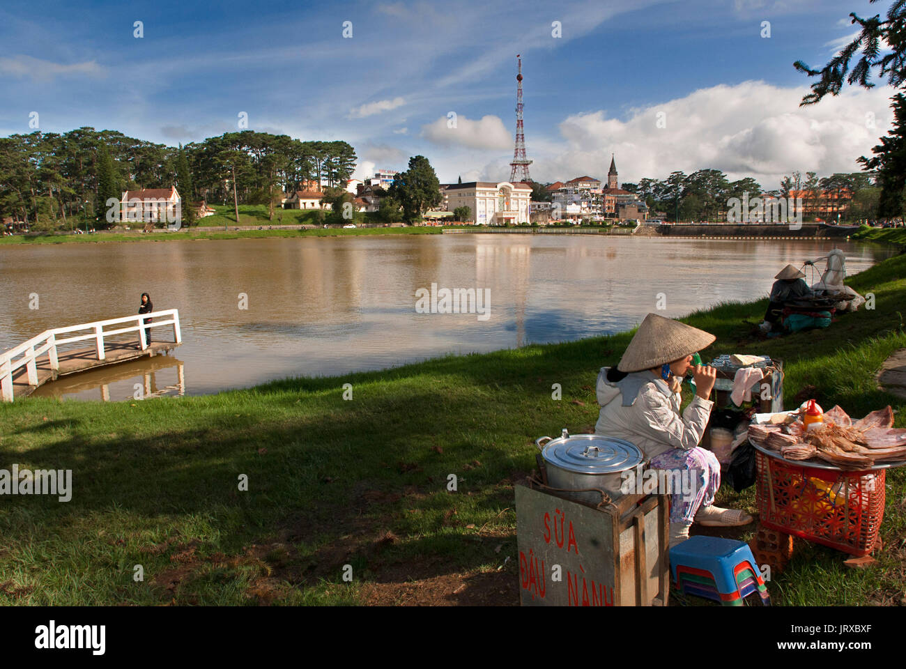 Vista di Dalat con il 'Dalat Torre Eiffel' di Dalat, Highlands Centrali, Vietnam, in Asia. Asia, Dalat, torre rook, highland, sud-est asiatico, città, visualizzazione Foto Stock