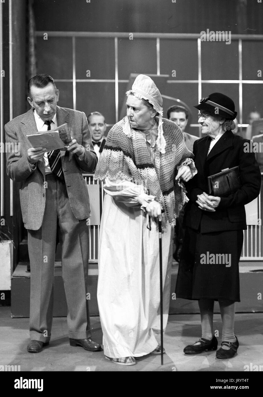 Wilfred Pickles radio e presentatore televisivo della BBC sulla televisione degli anni cinquanta Foto Stock