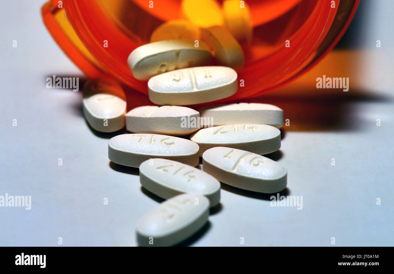 Zoloft 100 mg, sertralina, viene prescritto per il trattamento della depressione e del disturbo ossessivo-compulsivo, disturbo di panico, dei disturbi d'ansia, stress post-traumatico Foto Stock