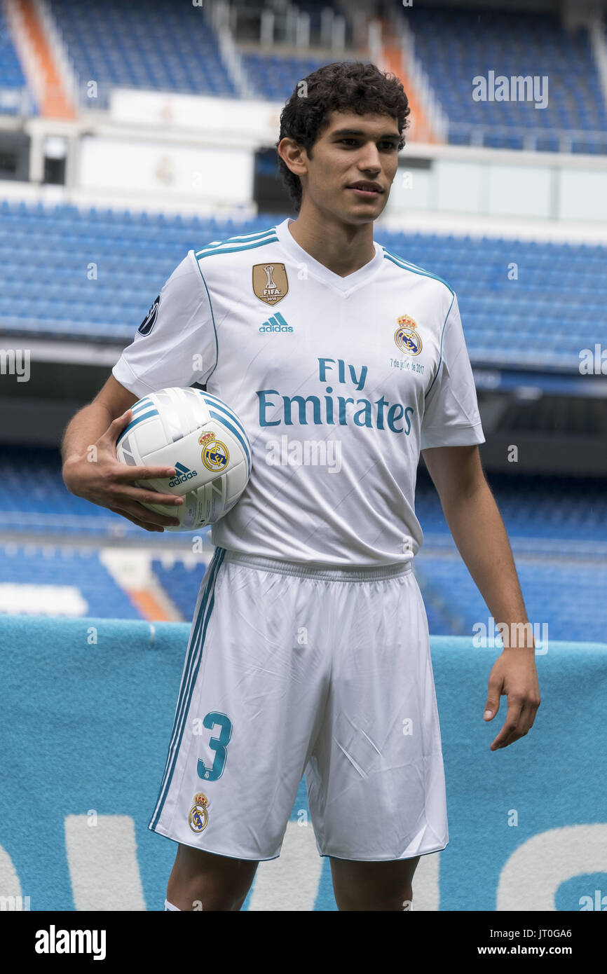 Gesù Vallejo è presentato come un nuovo real madrid football giocatore al Bernabeu a Madrid con: Gesù Vallejo dove: Madrid, Spagna Quando: 07 lug 2017 Credit: Oscar Gonzalez/WENN.com Foto Stock