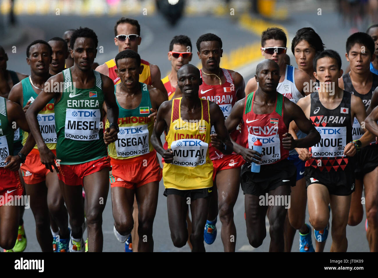 Londra, Regno Unito. Il 6 agosto, 2017. Il gruppo principale durante la maratona di Londra il 6 agosto 2017 a 2017 IAAF Campionati del Mondo di atletica leggera. Credito: Ulrik Pedersen/Alamy Live News Foto Stock