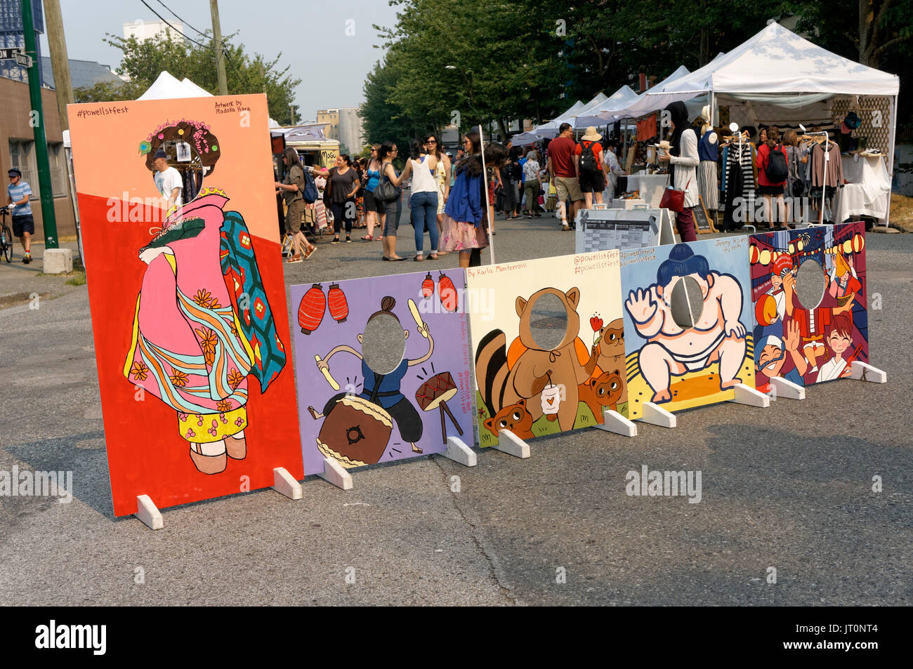 In testa il foro intagli a annuale di Powell Street Festival in Japantown, Vancouver, British Columbia, Canada Foto Stock