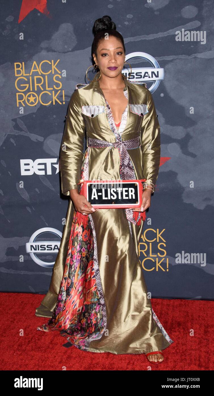 Newark, NJ, Stati Uniti d'America. 5 Ago, 2017. Tiffany Haddish presso gli arrivi di BET di Black Girls Rock! 2017, NJPAC, Newark, NJ Agosto 5, 2017. Credito: RCF/Everett raccolta/Alamy Live News Foto Stock