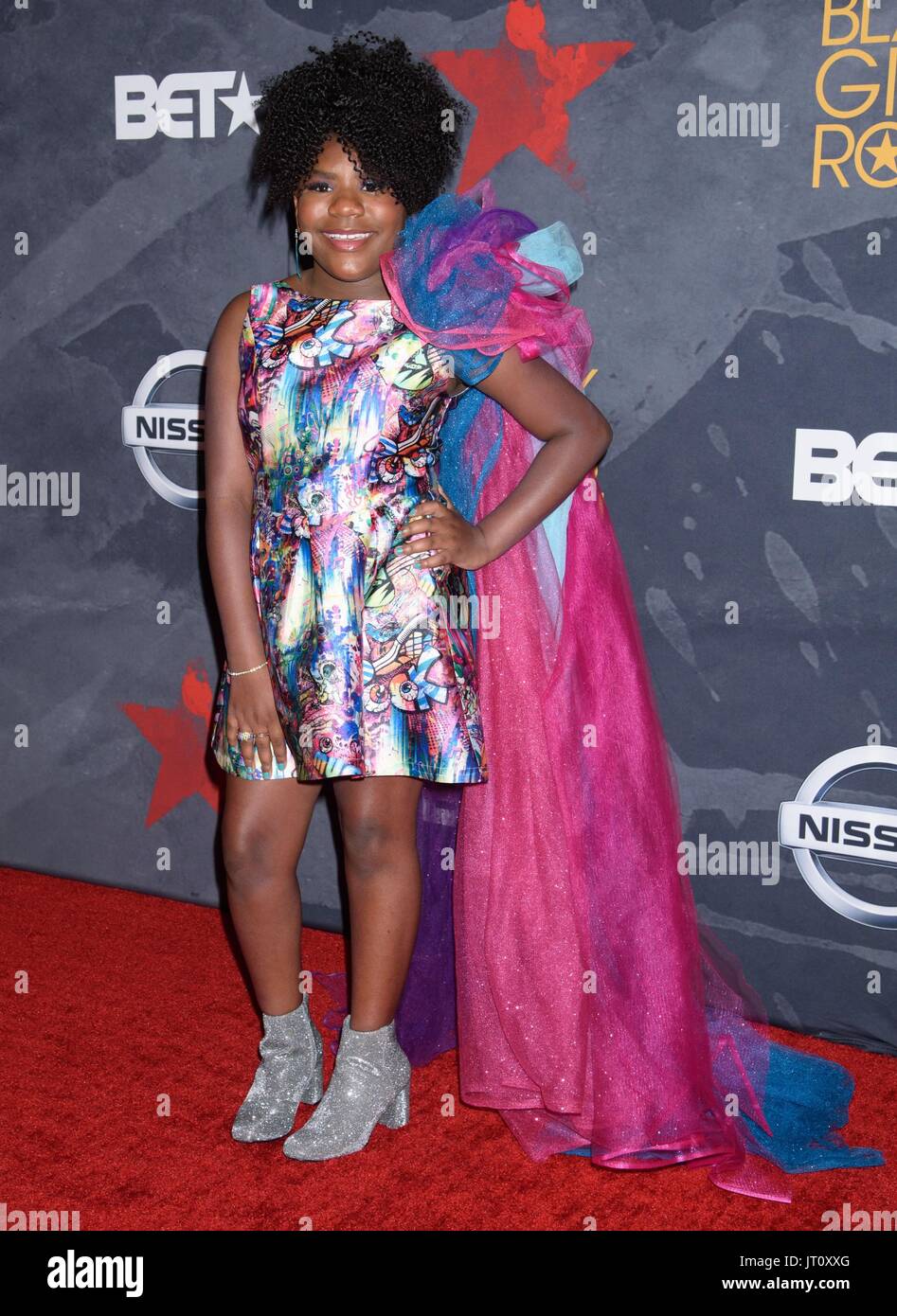 Newark, NJ, Stati Uniti d'America. 5 Ago, 2017. Trinitee Stokes a arrivi per scommettere di Black Girls Rock! 2017, NJPAC, Newark, NJ Agosto 5, 2017. Credito: RCF/Everett raccolta/Alamy Live News Foto Stock