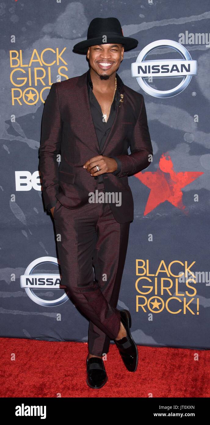 Newark, NJ, Stati Uniti d'America. 5 Ago, 2017. Ne-Yo presso gli arrivi di BET di Black Girls Rock! 2017, NJPAC, Newark, NJ Agosto 5, 2017. Credito: RCF/Everett raccolta/Alamy Live News Foto Stock