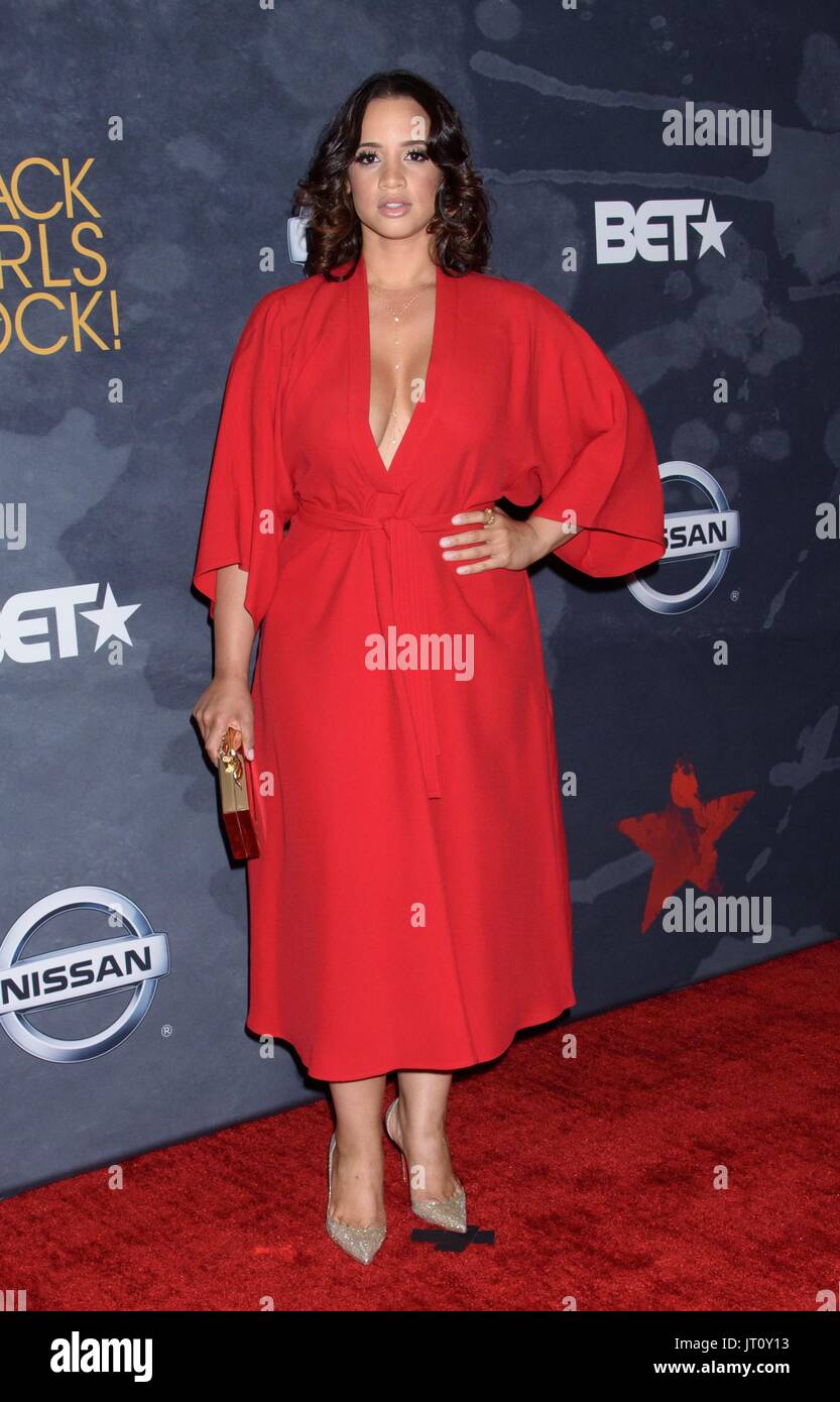 Newark, NJ, Stati Uniti d'America. 5 Ago, 2017. Dascha Polanco presso gli arrivi di BET di Black Girls Rock! 2017, NJPAC, Newark, NJ Agosto 5, 2017. Credito: RCF/Everett raccolta/Alamy Live News Foto Stock