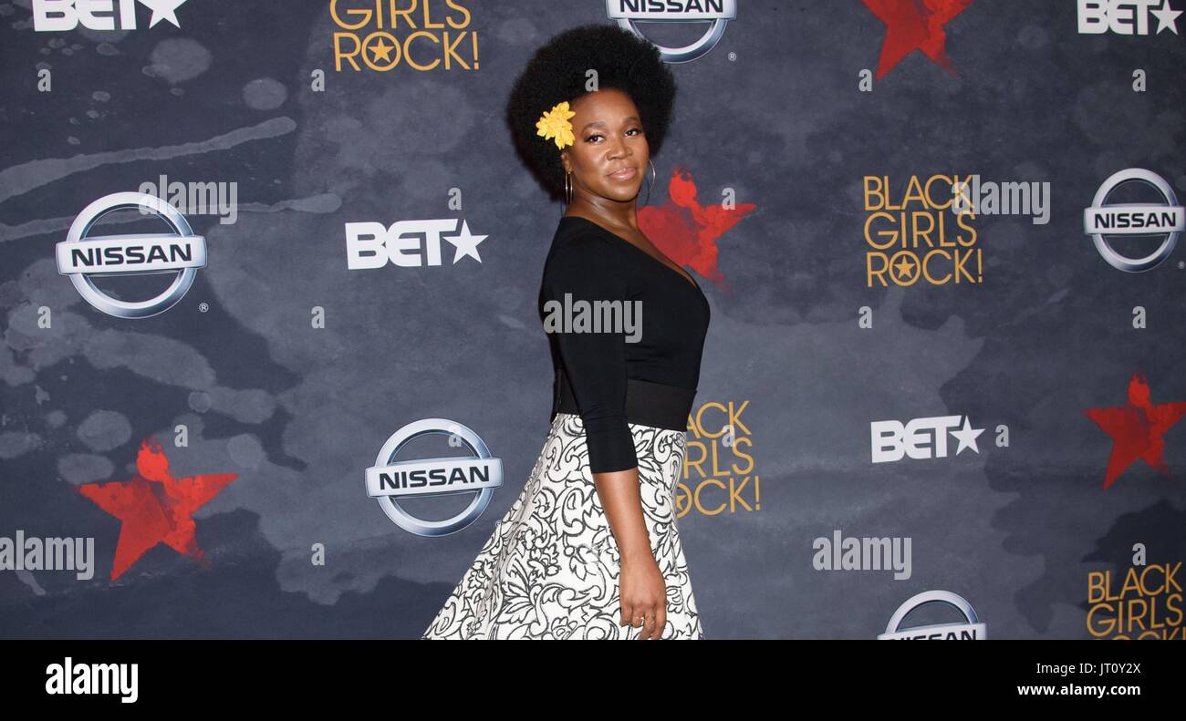 Newark, NJ, Stati Uniti d'America. 5 Ago, 2017. India Arie presso gli arrivi di BET di Black Girls Rock! 2017, NJPAC, Newark, NJ Agosto 5, 2017. Credito: RCF/Everett raccolta/Alamy Live News Foto Stock