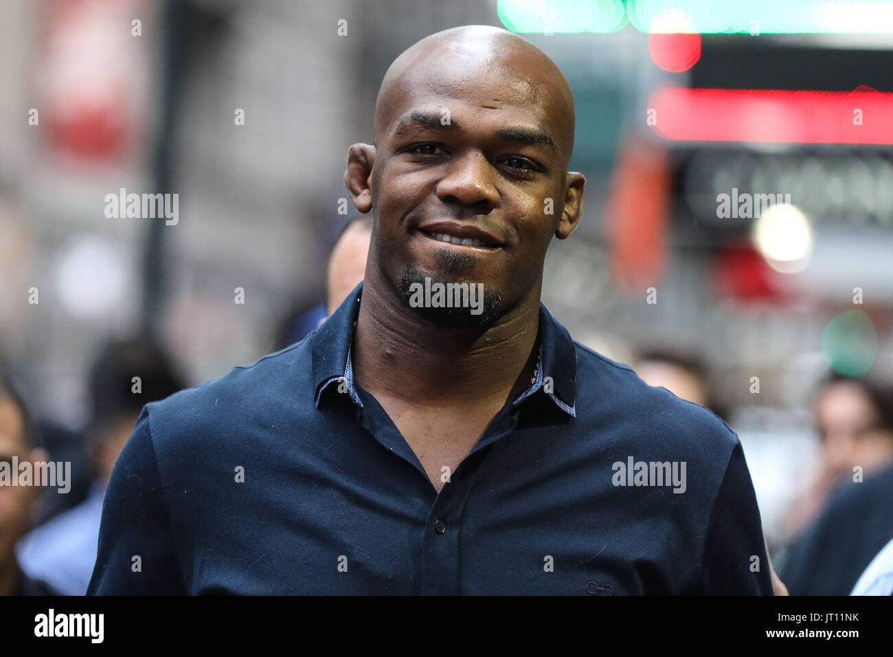 New York, Stati Uniti d'America. 07 Ago, 2017. Jonathan Dwight Jones, meglio noto come Jon "Ossa" Jones, è un americano di mixed martial arts fighter, UFC Heavyweight Champion è visto in Times Square regione di New York questo lunedì il giovedì, 07. (Foto: William Volcov/Brasile Photo Press) Foto Stock
