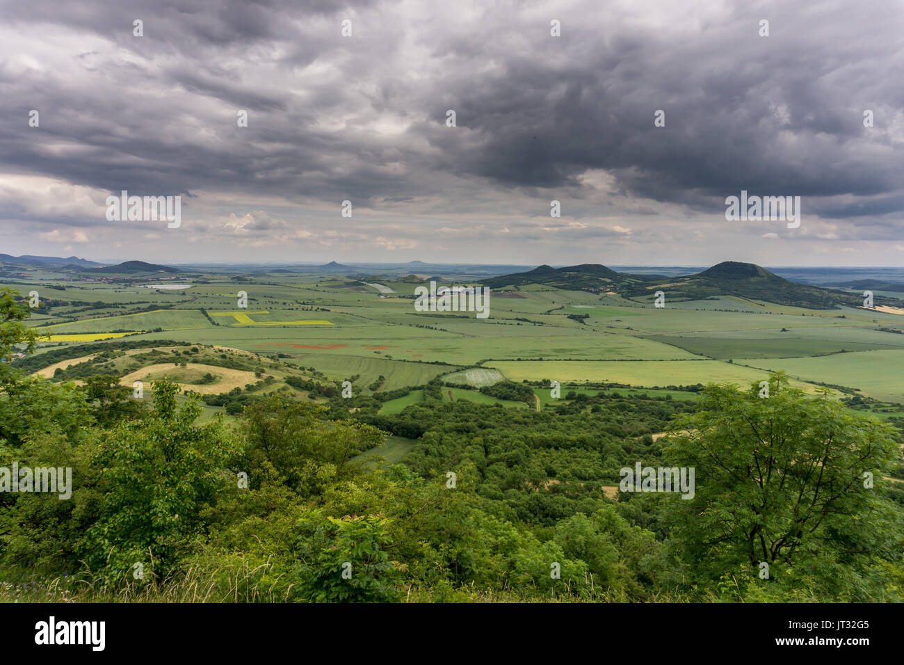 Vista su Central Bohemian Uplands da Rana, Repubblica Ceca Foto Stock