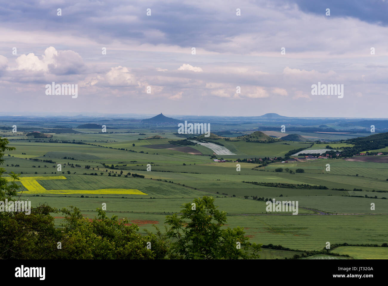 Vista su Central Bohemian Uplands da Rana, Repubblica Ceca Foto Stock