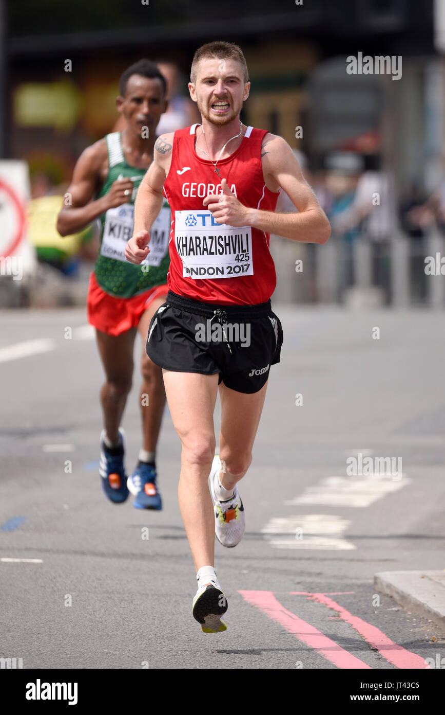 Daviti Kharazishvili della Georgia in esecuzione la IAAF Campionati del Mondo 2017 Marathon race in Londra, Regno Unito. Spazio per la copia Foto Stock