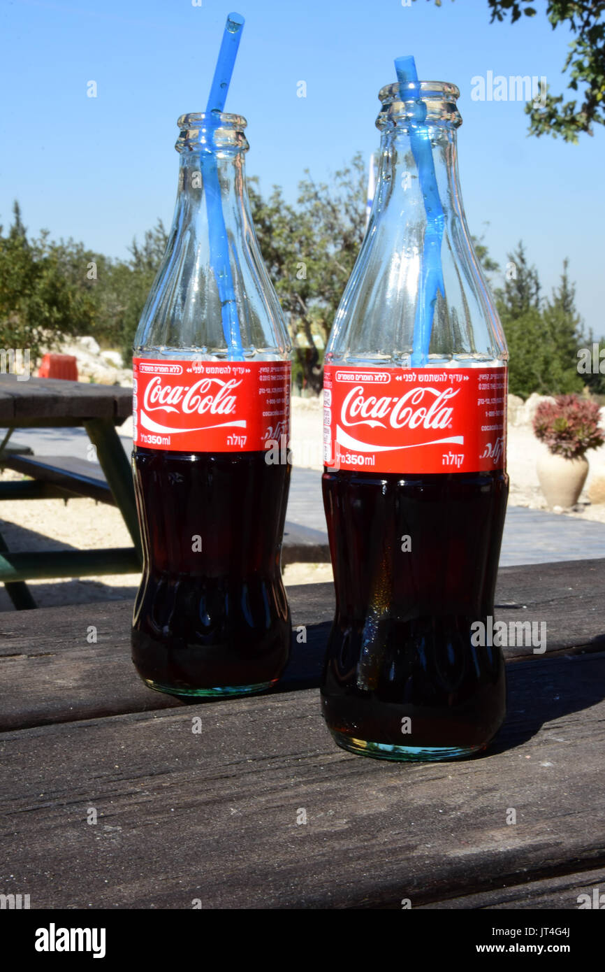 Coca Cola in bottiglie di vetro Foto Stock