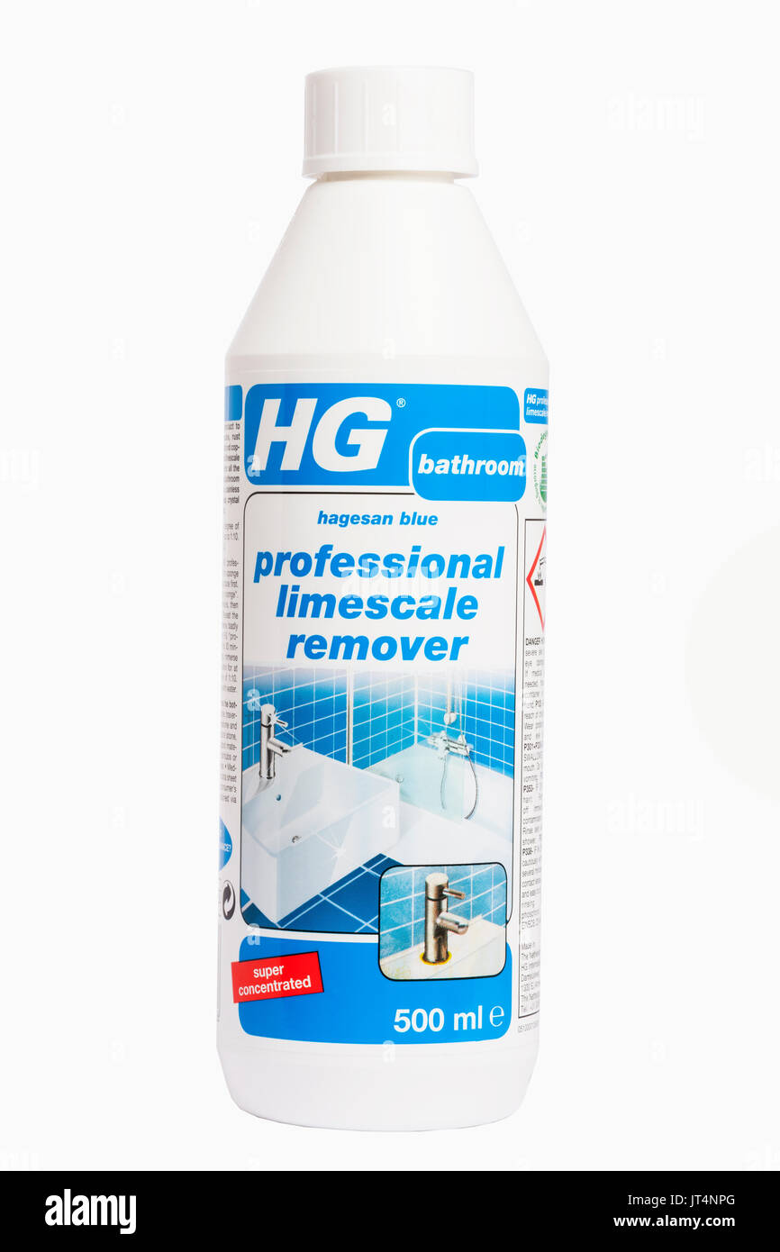 Una bottiglia di HG hagesan blue professional per la rimozione del calcare su sfondo bianco Foto Stock