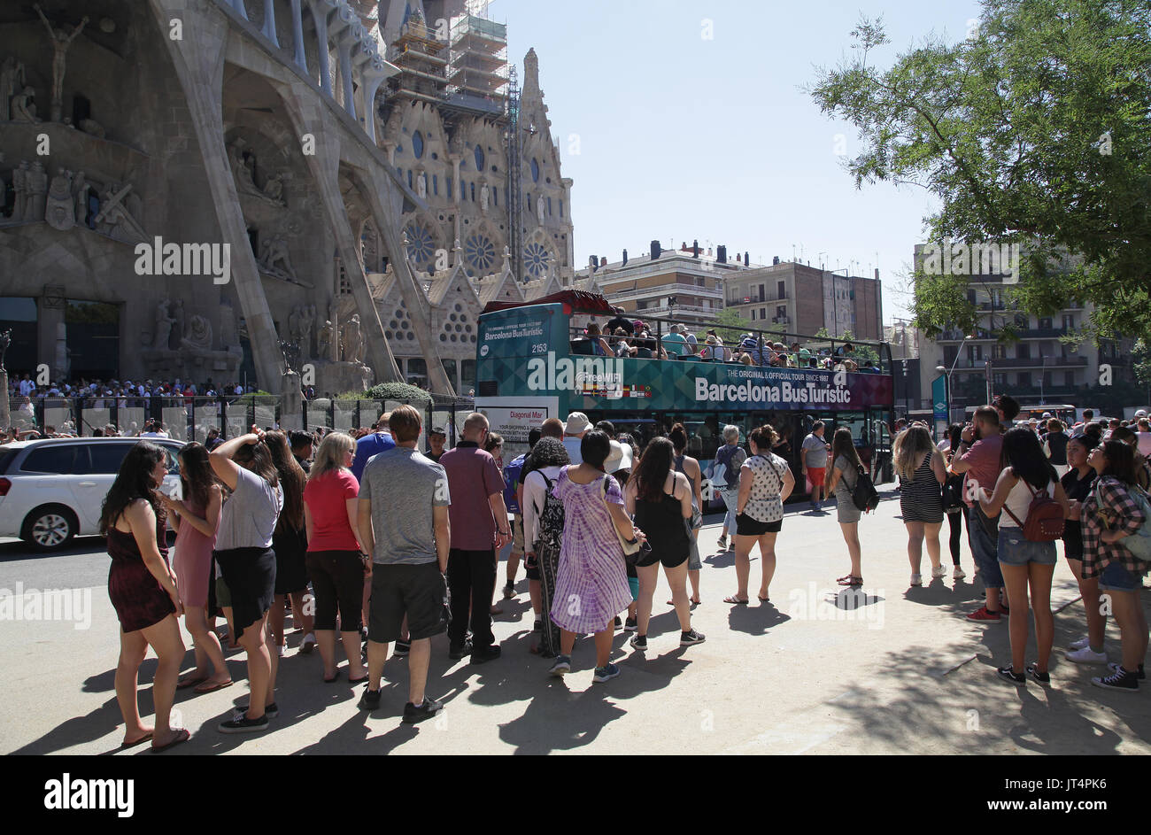 Turismo di massa a Barcellona presso la Sagrada Familia. Spagna. Spagna anti-turista Foto Stock