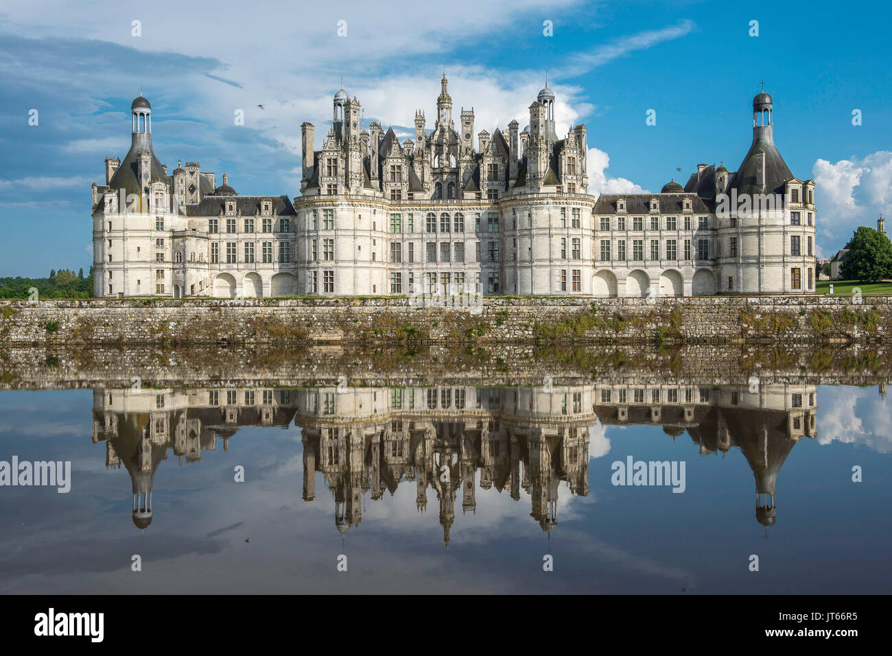 Il 'Chateau de Chambord' castello, Sito Patrimonio Mondiale dell'UNESCO. Il Chateau de Chambord appartiene ai castelli della Valle della Loira ("Chateaux de la Loir Foto Stock