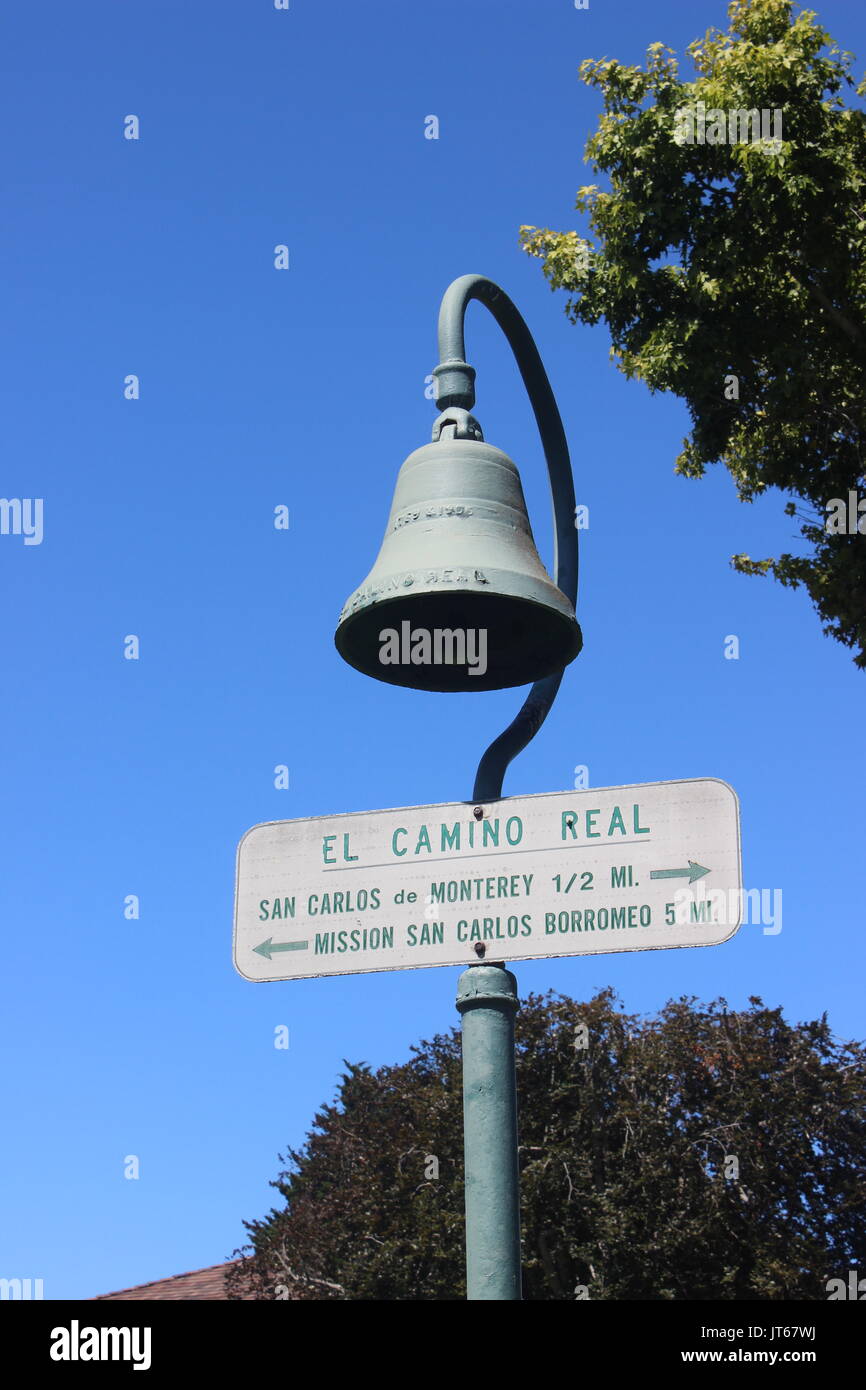 El Camino Real missione marcatore a campana, Monterey, California Foto Stock