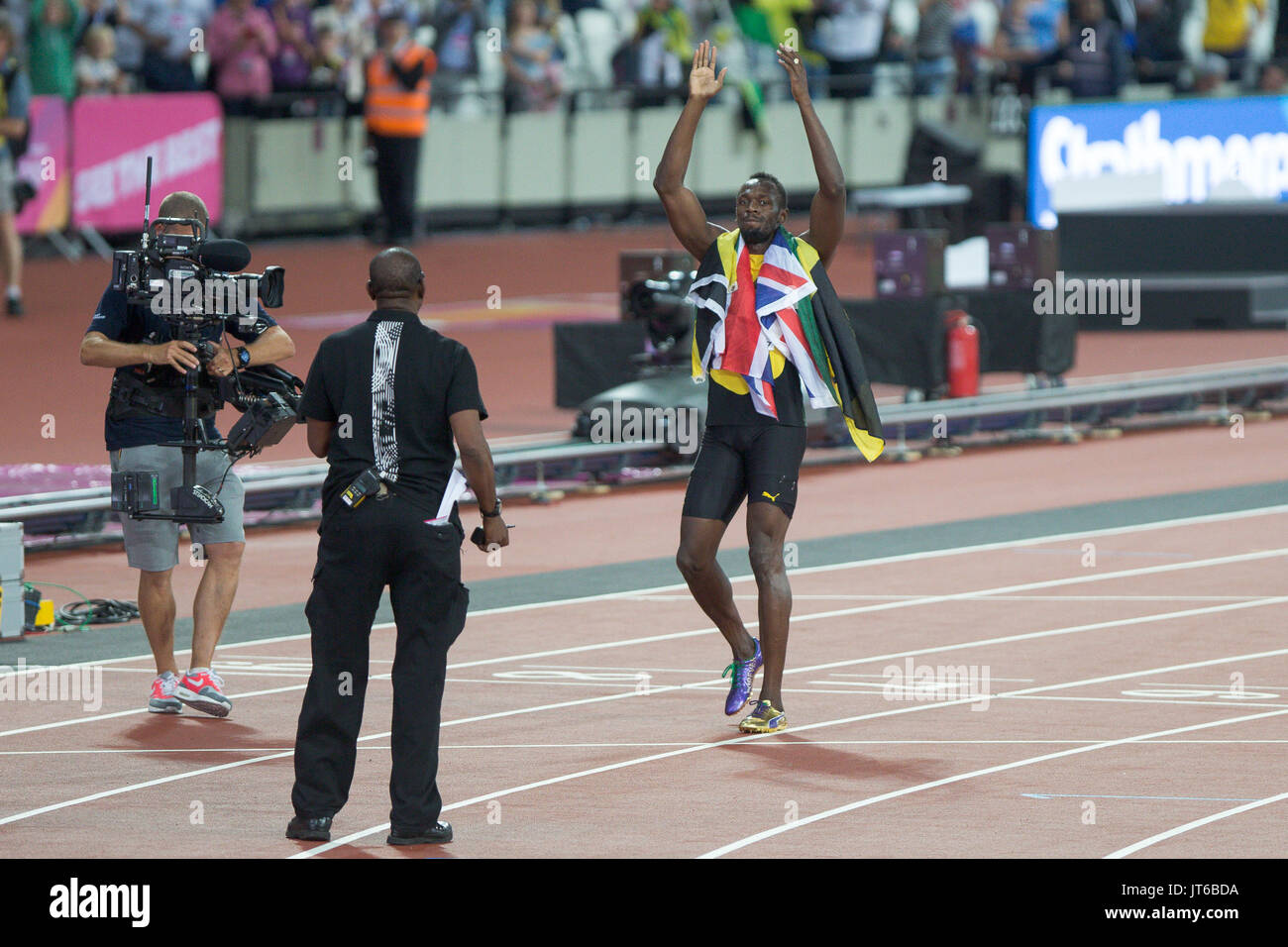 Londra, Inghilterra - 05 agosto: Usain Bolt della Giamaica dopo il suo terzo posto finale in uomini 100 metri final durante il giorno due del XVI IAAF mondiale di atletica Londra 2017 presso il London Stadium il 5 agosto 2017 a Londra, Regno Unito Foto Stock