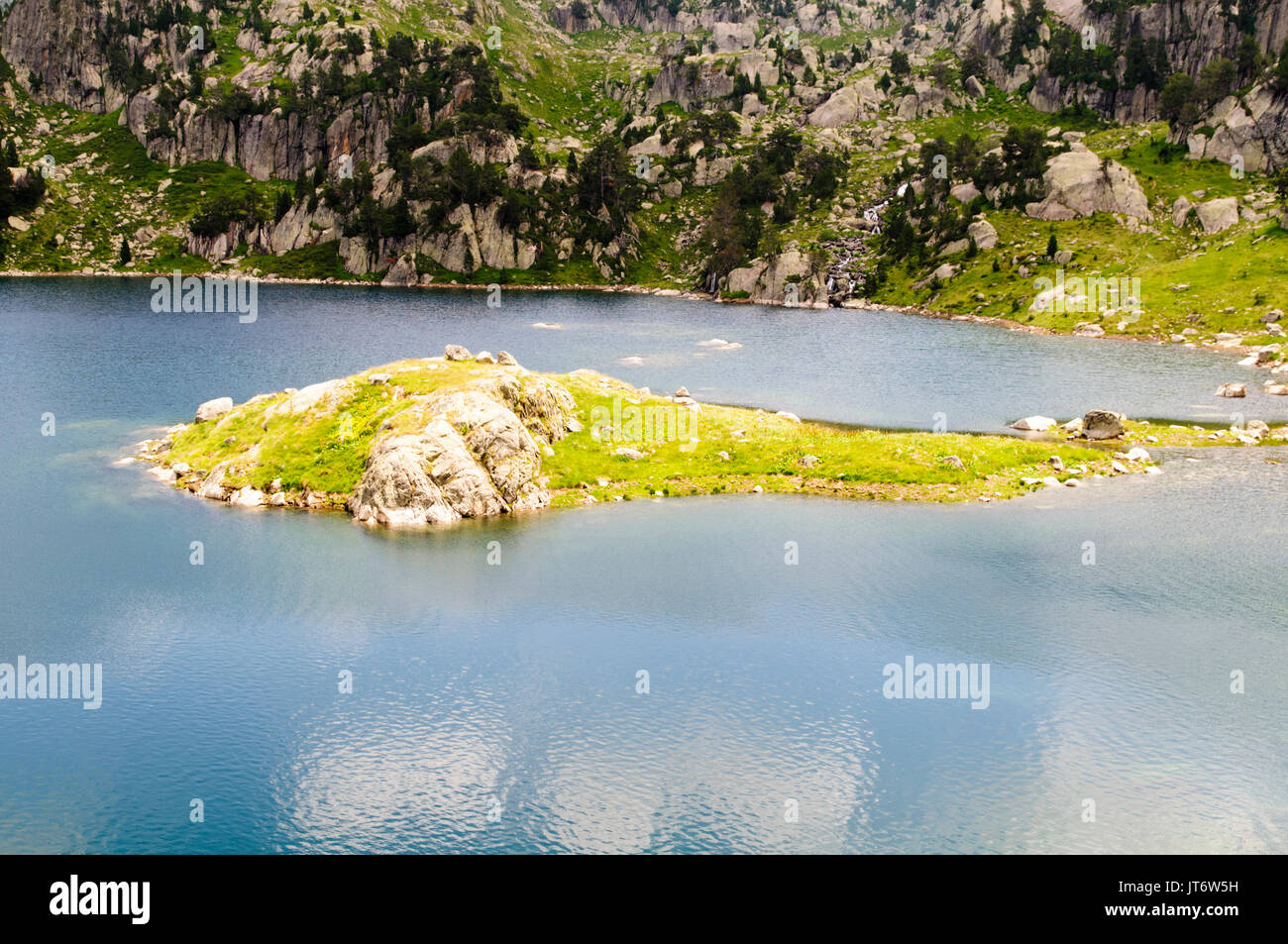 Colomers Laghi dei Pirenei catalani, Spagna. Parte del Parc Nacional d'Aigüestortes i Estany de Sant Maurici Foto Stock