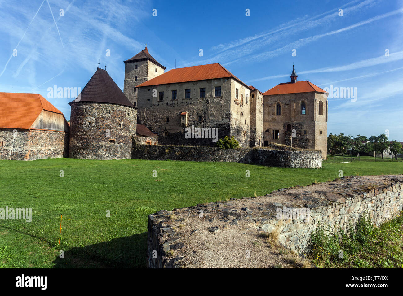 La casta di Svihov è un castello medievale sull'acqua, Repubblica Ceca, Europa Foto Stock