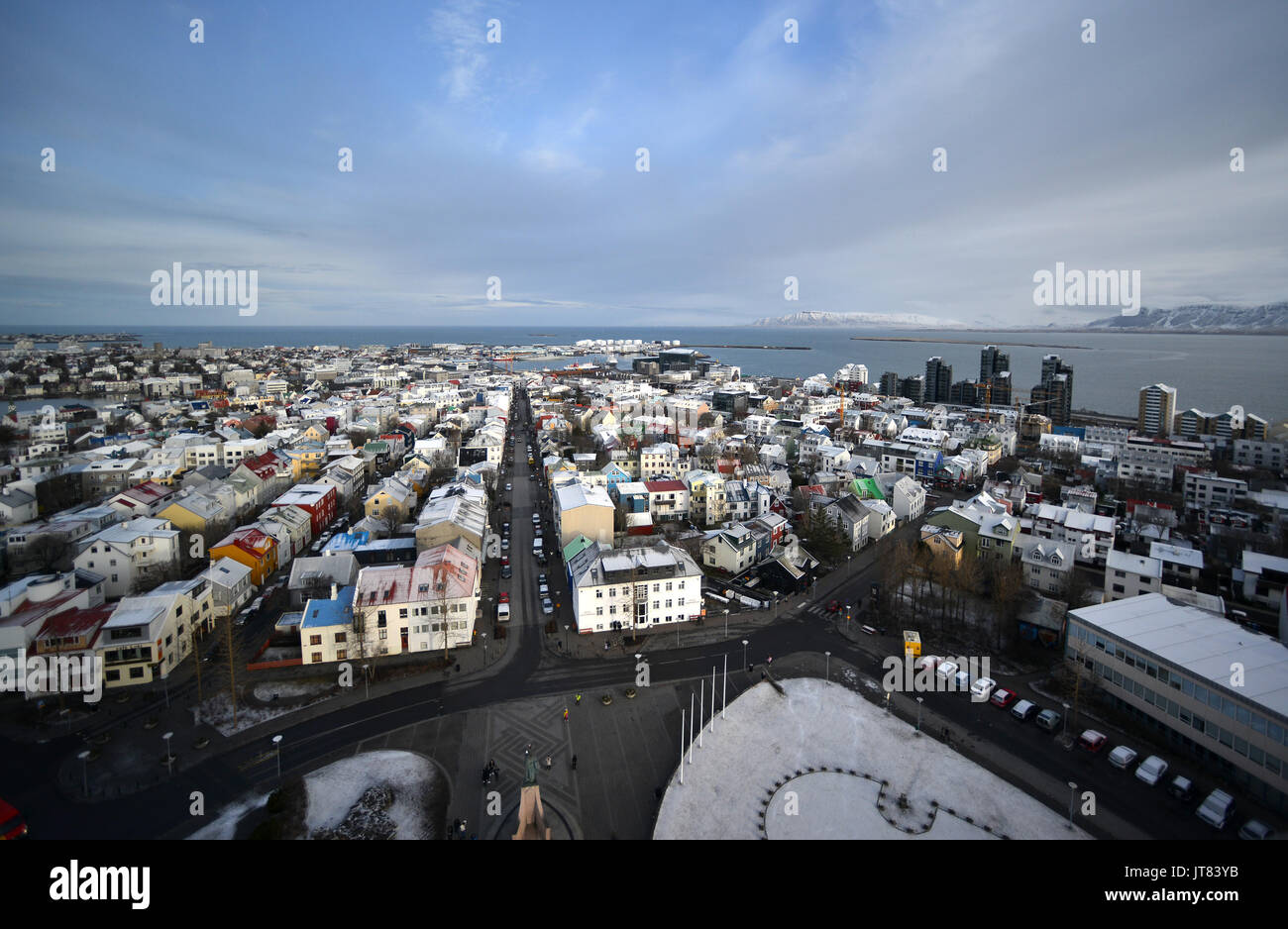 Vista dalla chiesa Hallgrímskirkja, Reykjavik, Islanda, in inverno Foto Stock