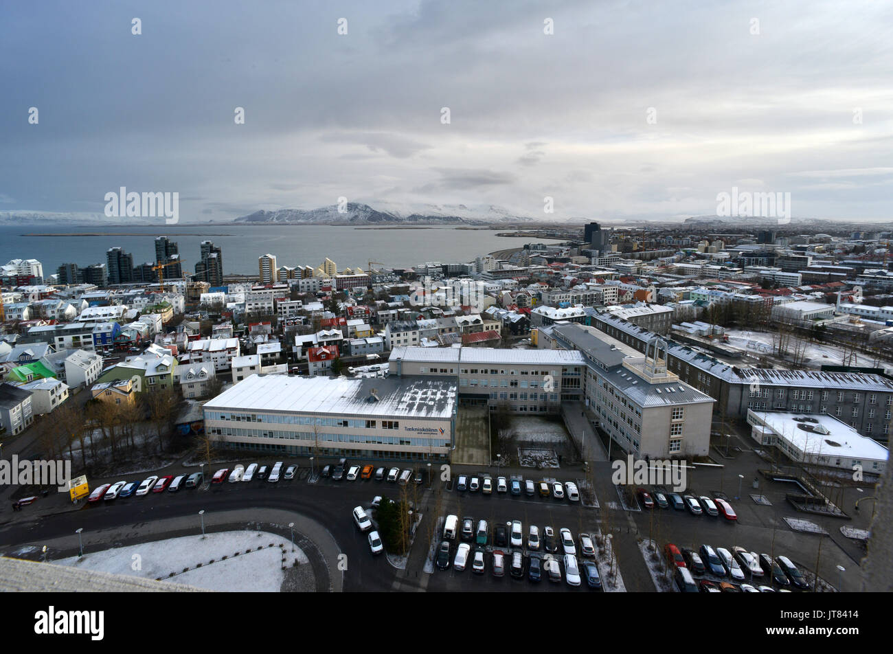 Vista dalla chiesa Hallgrímskirkja, Reykjavik, Islanda, in inverno Foto Stock