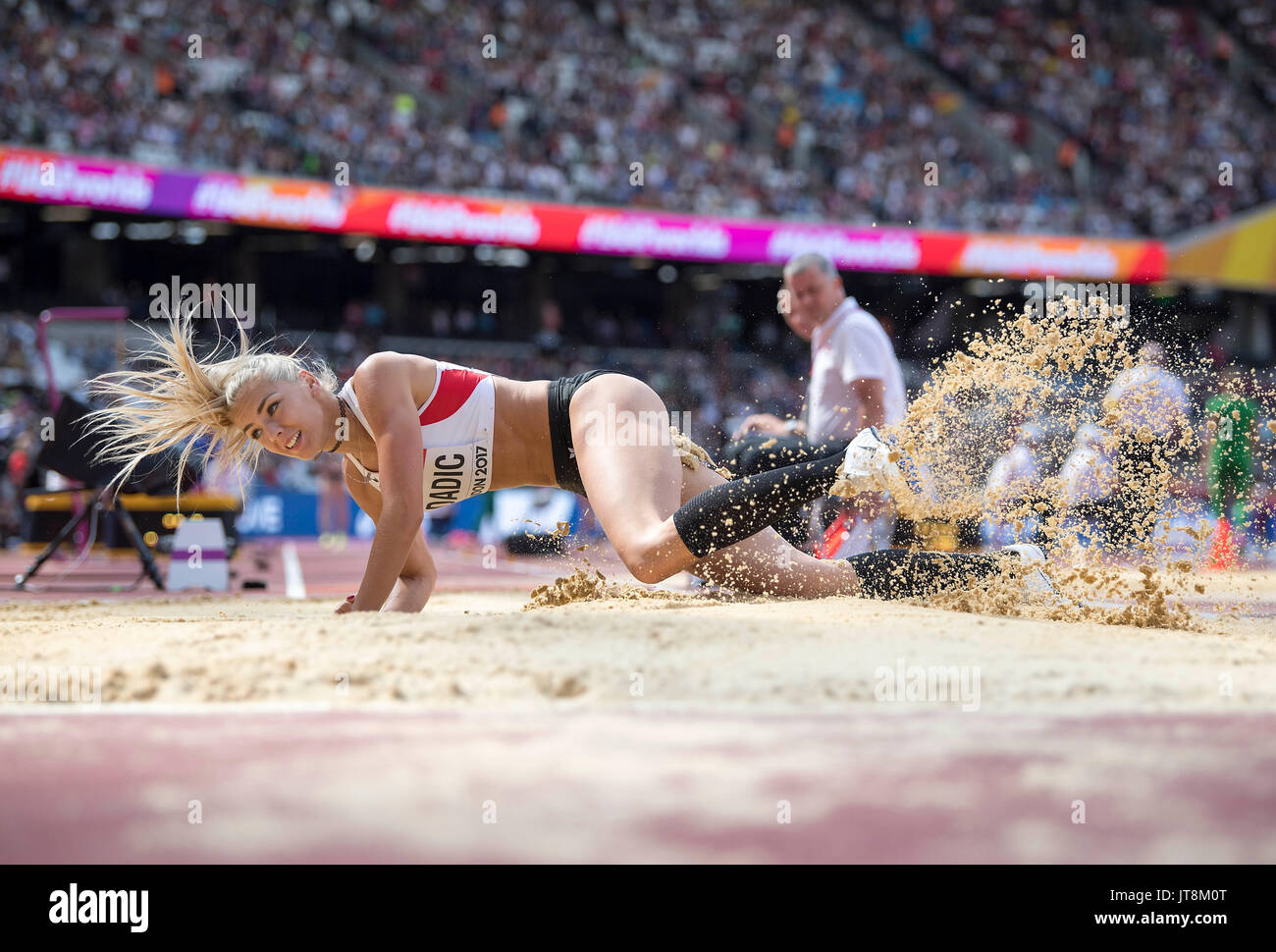 Londra, Grossbritannien. 06 Ago, 2017. Ivona Dadic, AUT, Aktion, Weitsprung Siebenkampf, am 06.08.2017 Leichtathletik Weltmeisterschaft 2017 a Londra/ Grossbritannien vom 04.08. - 13.08.2017. | Verwendung weltweit Credito: dpa/Alamy Live News Foto Stock