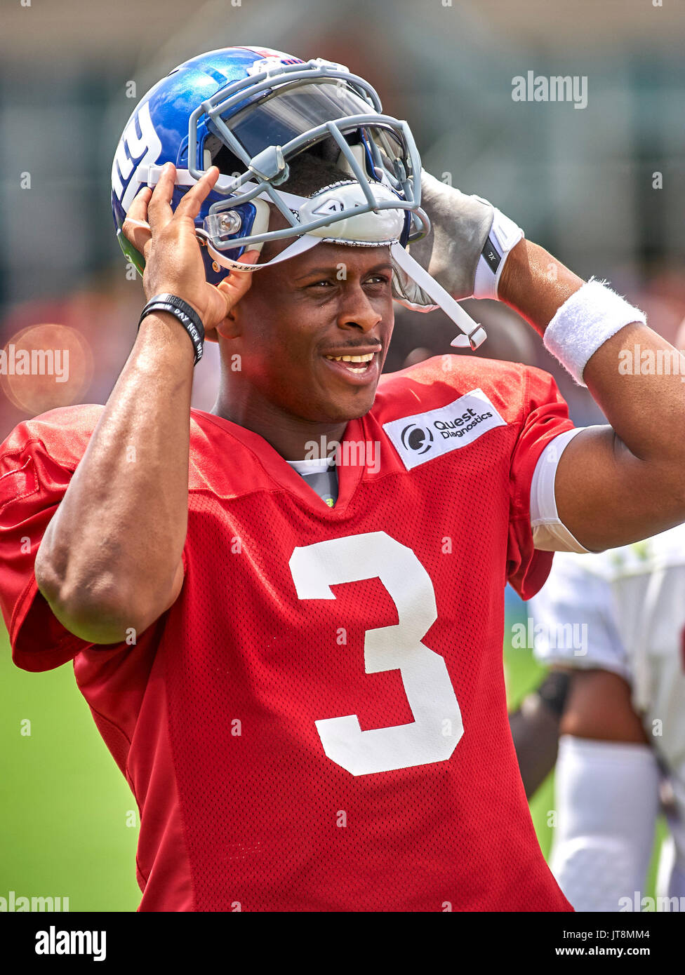 East Rutherford, Stati Uniti d'America. 8 agosto, 2017. New York Giants' Gene quarterback Smith (3) durante la pratica alla ricerca Diagnostics Training Centre in East Rutherford, New Jersey. Duncan Williams/CSM Foto Stock