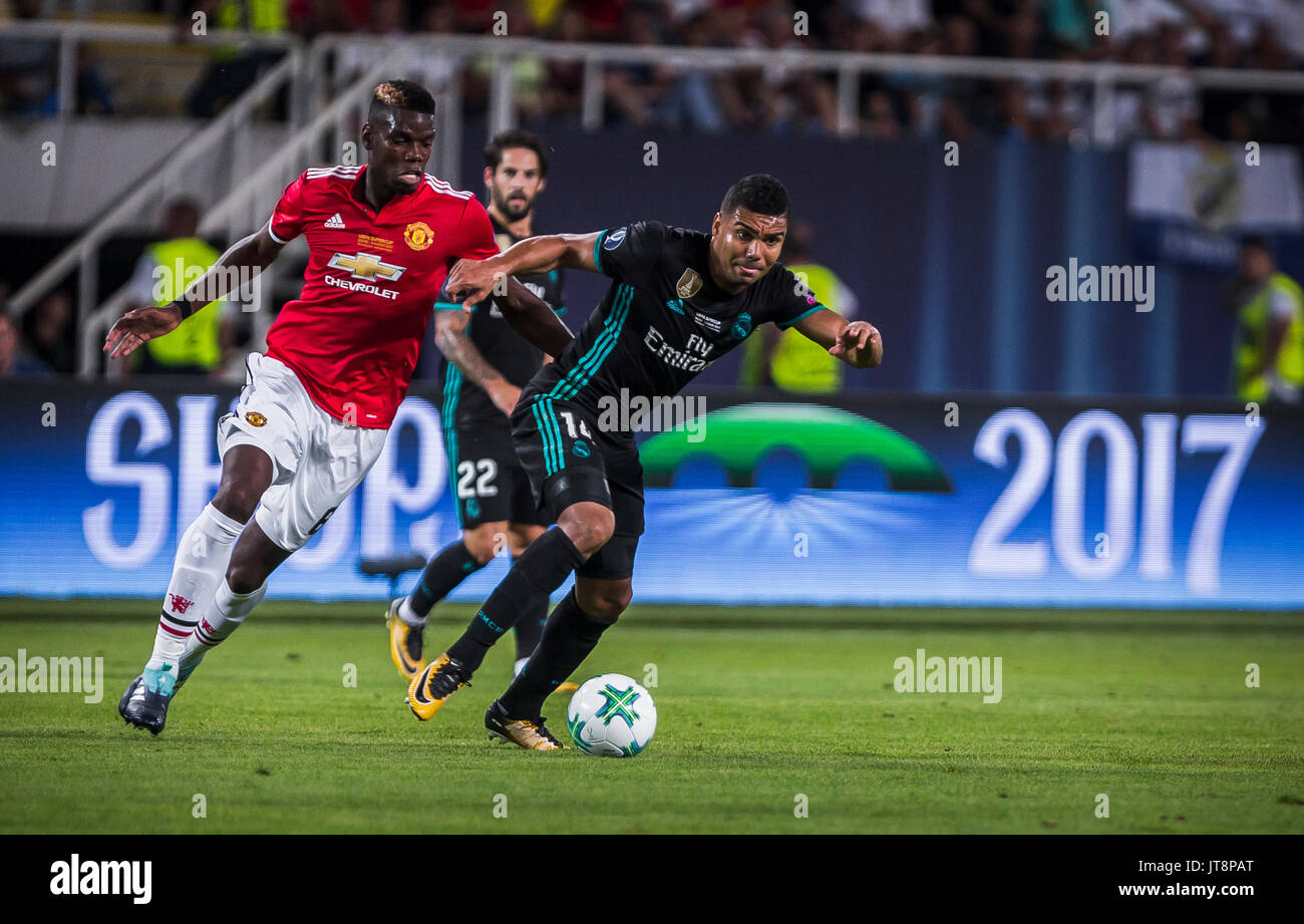 Skopje, Macedonia. 08 Ago, 2017. 8 agosto 2017, Philip II Arena Nazionale, Skopje, Macedonia; 2017 Coppa UEFA Intertoto; Real Madrid contro Manchester United; centrocampista Casemiro del Real Madrid in azione contro il centrocampista Paul Pogba del Manchester United durante il Super Cup Match Credito: Nikola Krstic/Alamy Live News Foto Stock