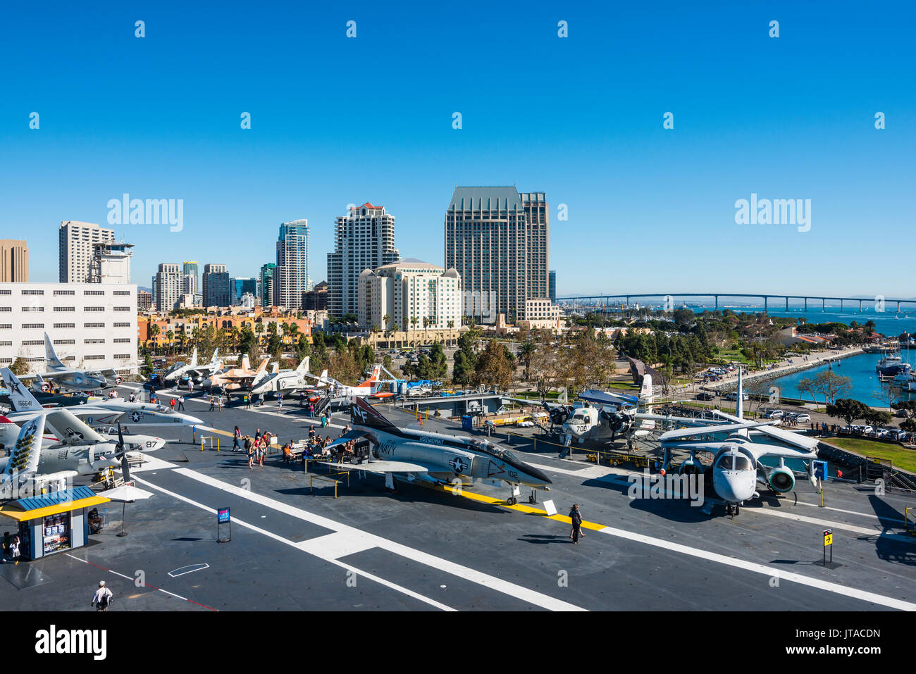 Jet da combattimento sul ponte della USS Midway Museum di San Diego, California, Stati Uniti d'America, America del Nord Foto Stock