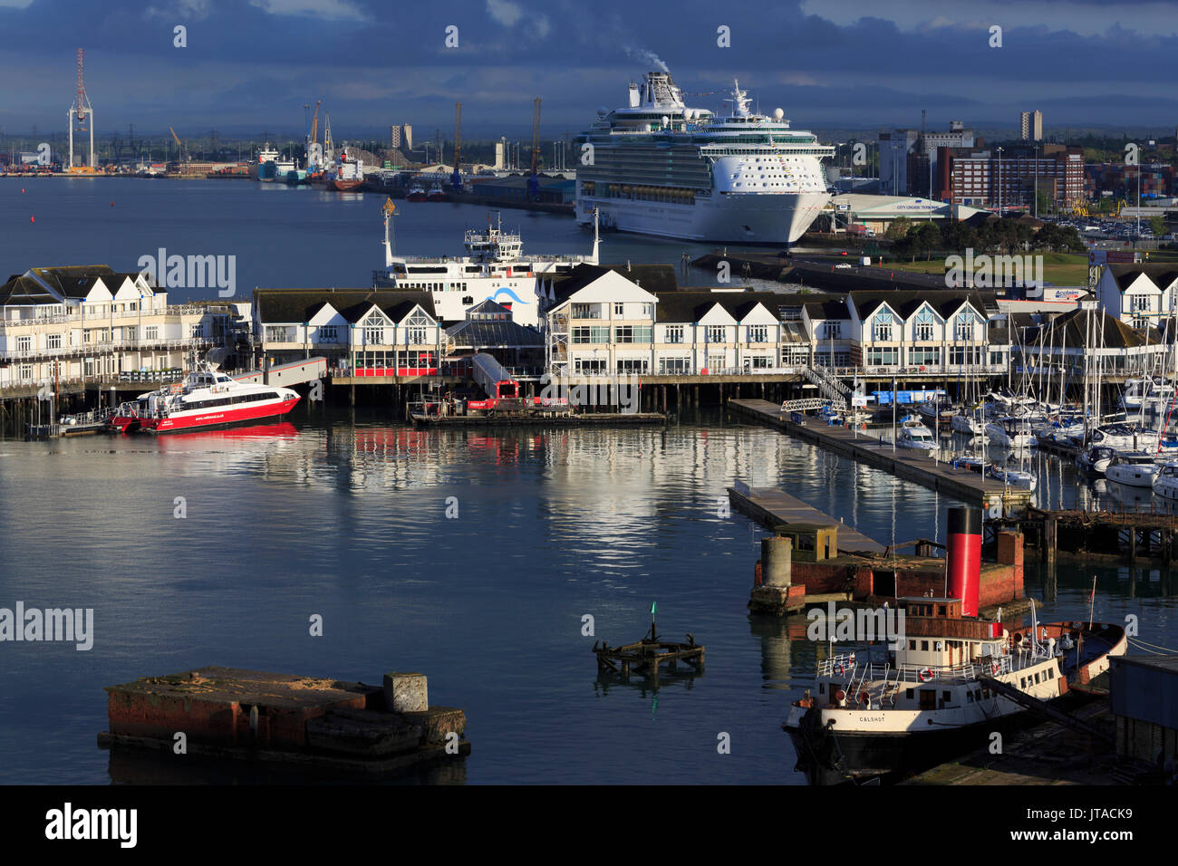 Città Quay, Porto di Southampton, Hampshire, Inghilterra, Regno Unito, Europa Foto Stock