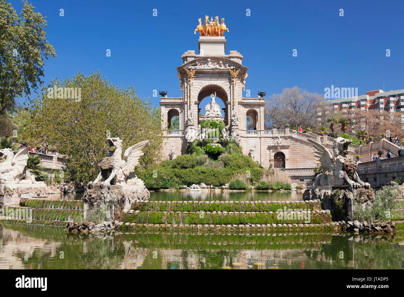 La Cascada, fontana con Quadriga de l'Auroa, architetto Josep Fontsere, Parc de la Ciutadella, Barcellona, in Catalogna, Spagna, Europa Foto Stock
