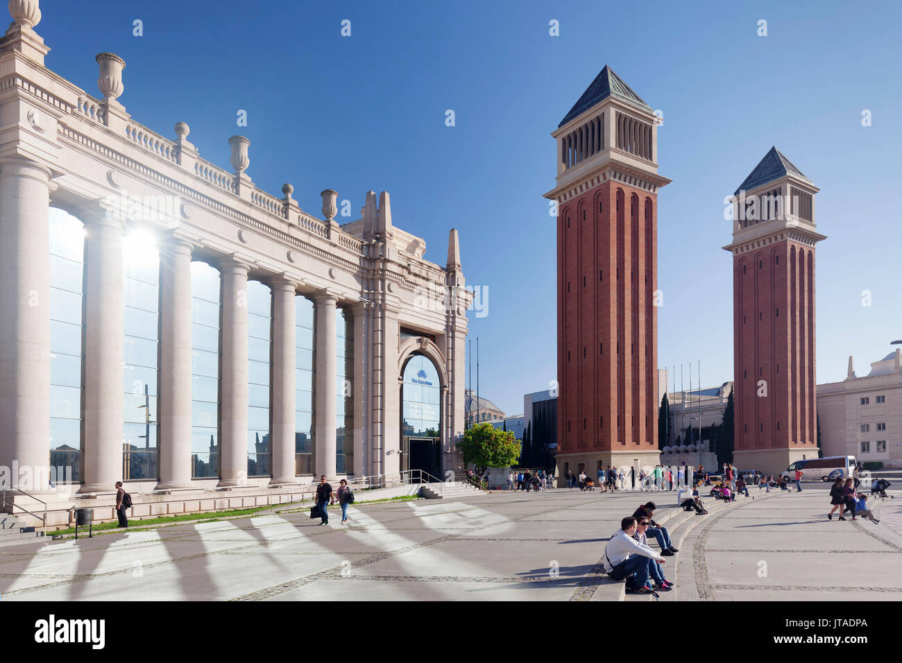 Due Torri Veneziane, Plaça d'Espanya (Placa de Espana), Barcellona, in Catalogna, Spagna, Europa Foto Stock