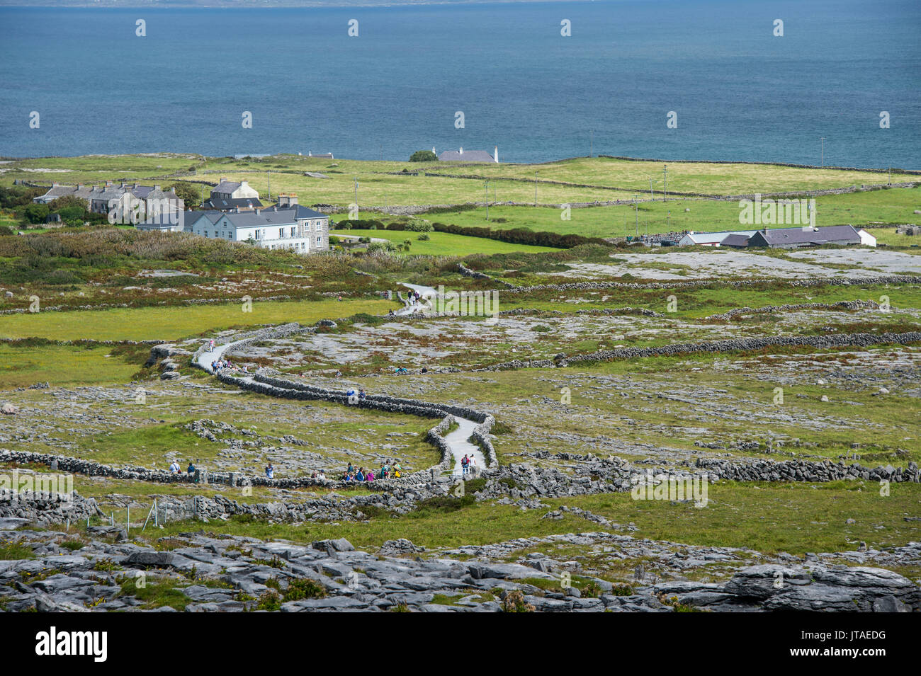 Si affacciano su Arainn, Isole Aaran, Repubblica di Irlanda, Europa Foto Stock