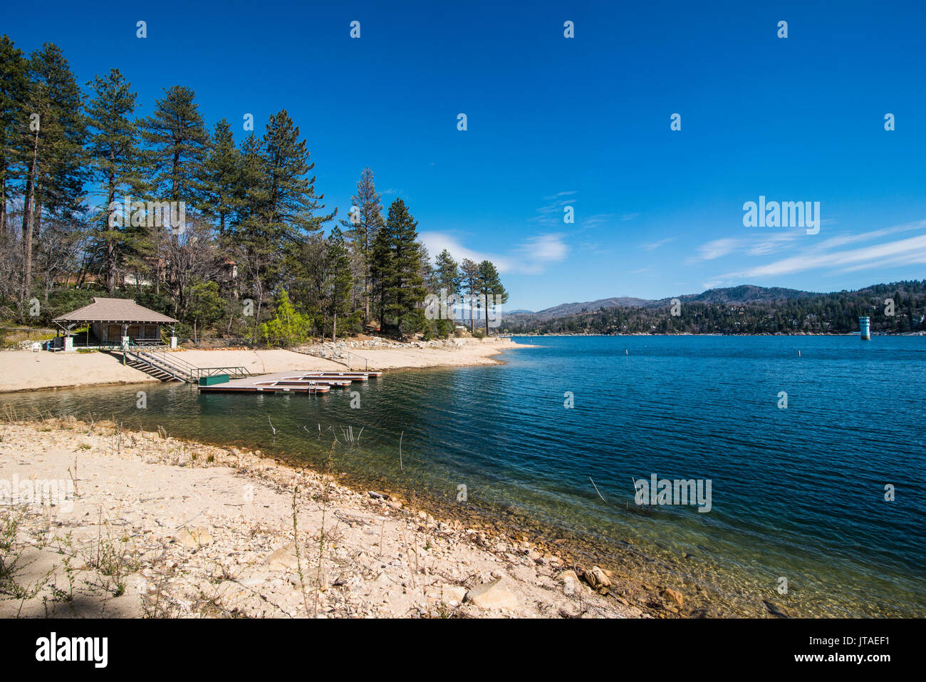 La riva del lago Arrowhead, San Bernardino Mountains, California, Stati Uniti d'America, America del Nord Foto Stock