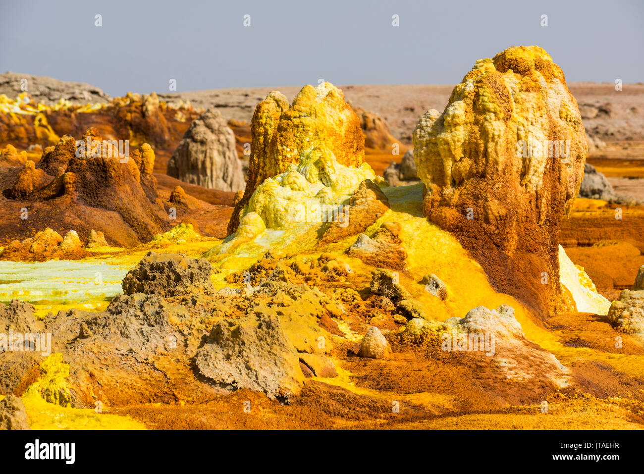 Molle colorate di acido in Dallol, luogo più caldo della terra, Danakil depressione, Etiopia, Africa Foto Stock