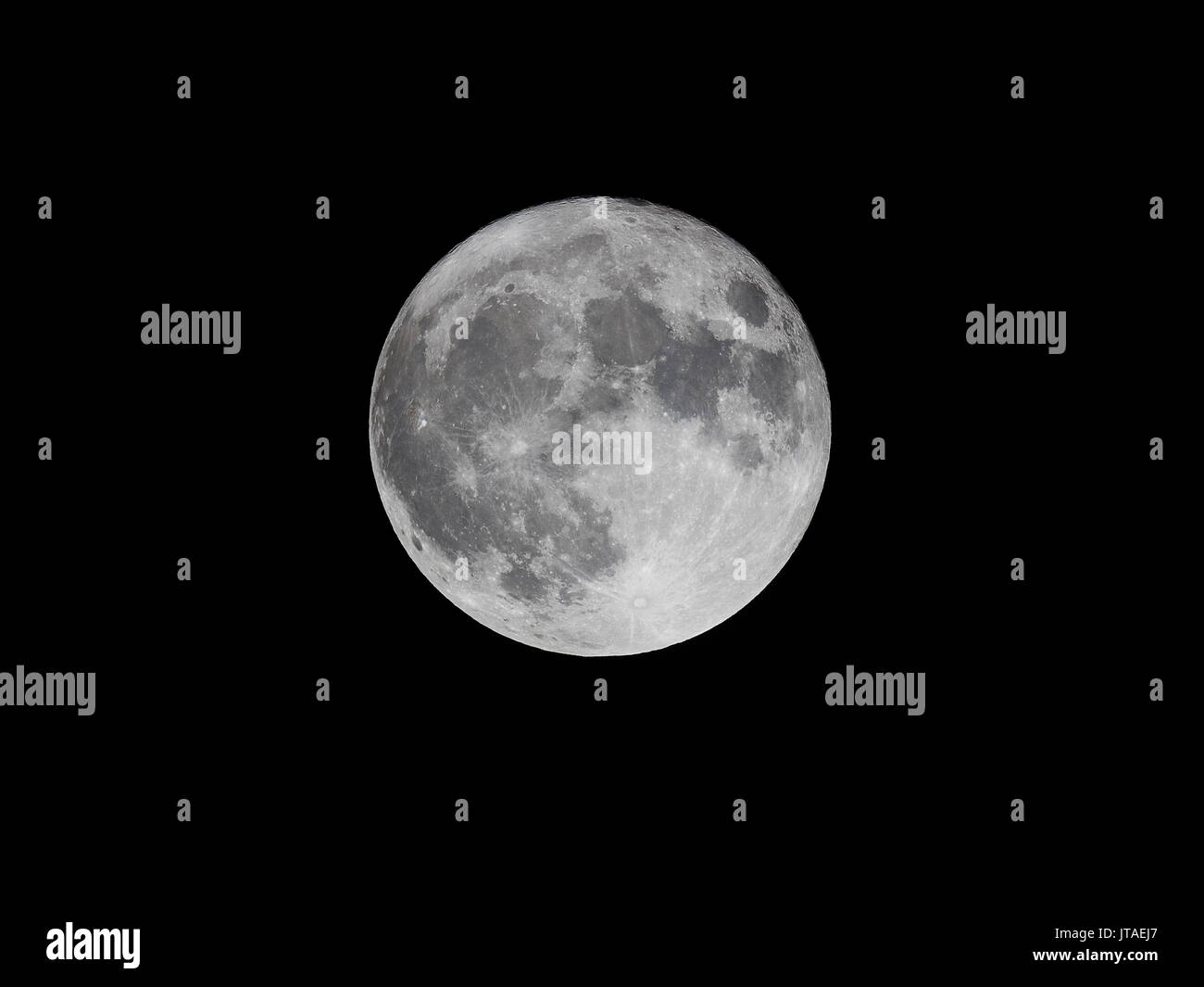 Supermoon (perigree luna piena) più grandi e luminosi in inverno del cielo della sera, Regno Unito, Europa Foto Stock