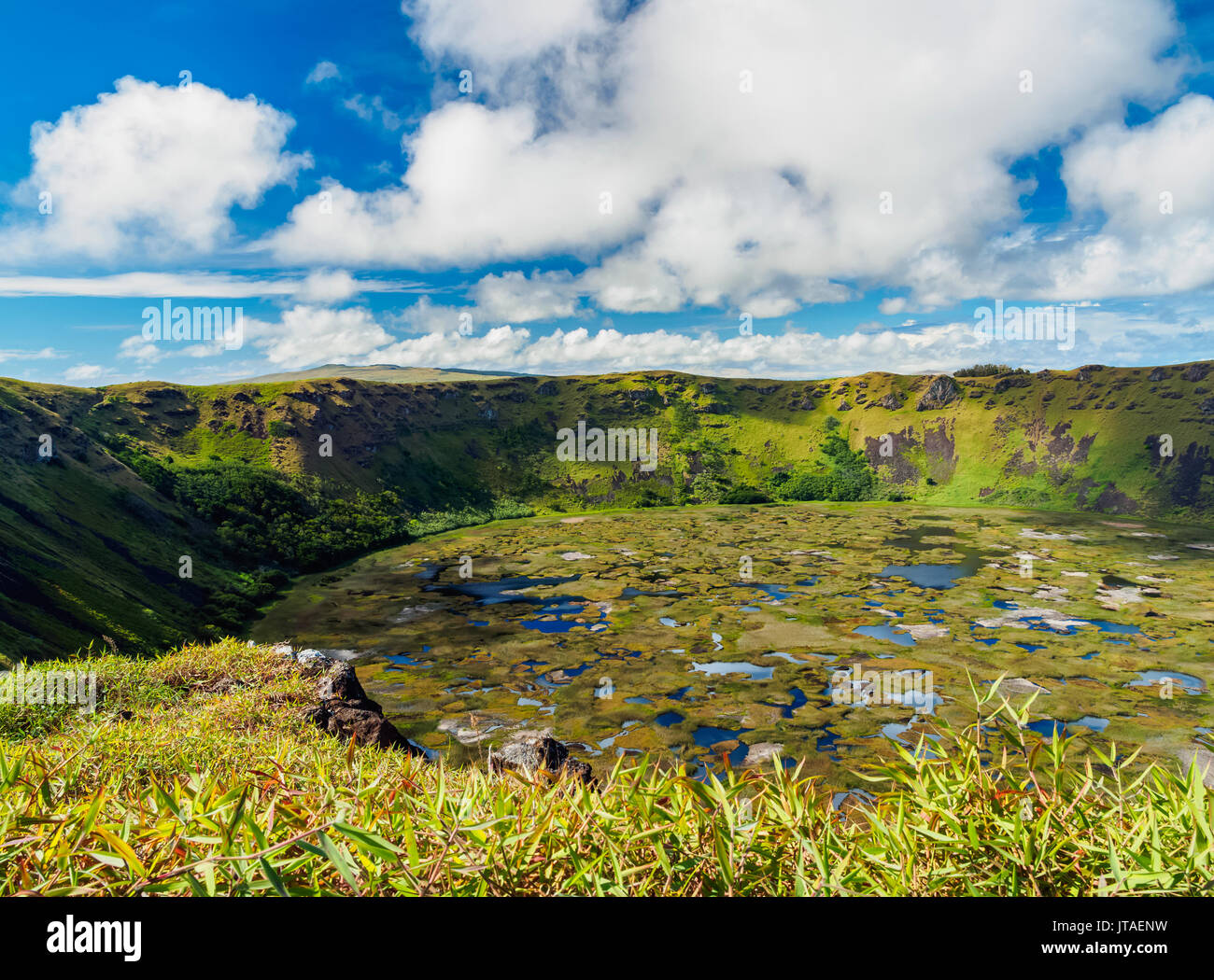 Il cratere di Rano Kau vulcano, l'isola di pasqua, Cile, Sud America Foto Stock