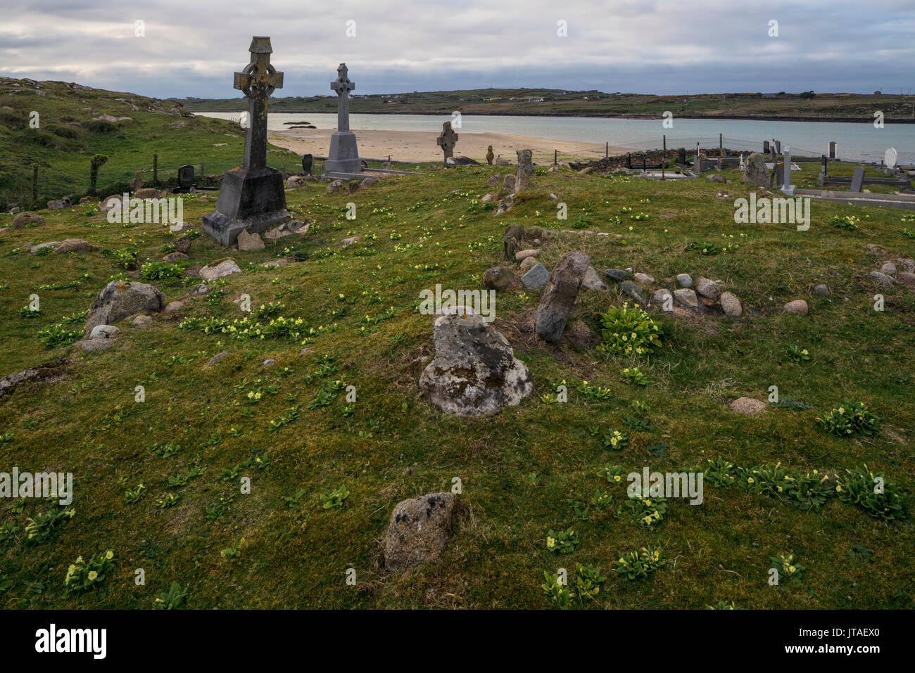 Omey Island cimitero, Connemara, nella contea di Galway, Connacht, Repubblica di Irlanda, Europa Foto Stock